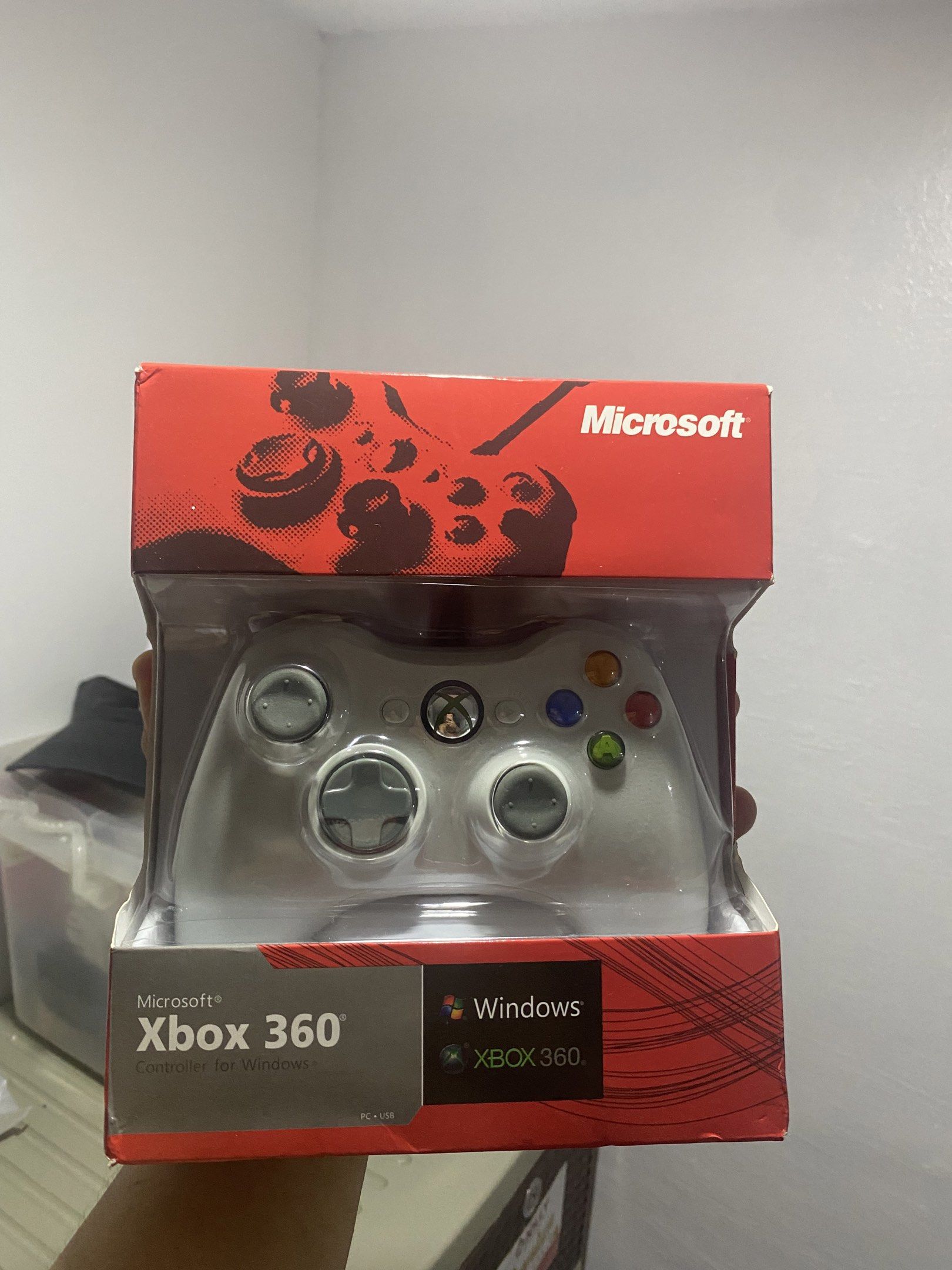 Microsoft Xbox 360 Controller for Windows (Category: Controllers) located in Las Pinas. Submitted by cagaanankobe (Listing ID 1420493171, Image 1). Description: Xbox 360 Controller for Windows - White, Black original packaging. PC + USB version. Compatible with Windows PCs and Xbox 360 consoles..