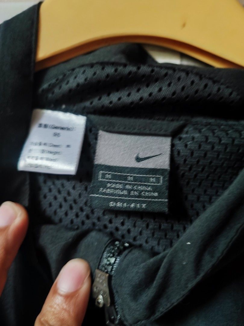 Nike Dri-FIT Vest - Black - Medium (Category: Vests) located in Cebu City. Submitted by rryanr123 (Listing ID 1420557035, Image 2). Description: - Black Nike Dri-FIT vest - Size: Medium - Full zip closure - Two front pockets - Stand-up collar - Mesh panels for breathability - Nike logo on chest Nike vest Excellent condition Issue none Length 21 Width 20 499+sf🤝.