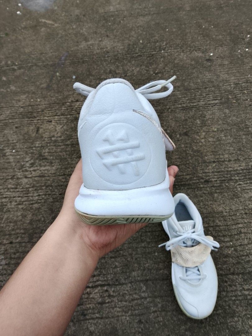 Nike Kyrie Flytrap 3 Basketball Shoes (Category: Sneakers) located in Naga. Submitted by choythrift (Listing ID 1420351550, Image 3). Description: - Nike Kyrie Flytrap 3 - US Size: 6 - Color: Light blue upper with beige strap - Features: Nike swoosh, Kyrie logo on tongue and heel - Sole: White, with some wear Plus shipping fee J and t , flash express /drop off urban chicc Meet up around Naga city and Magarao Location: Naga City, Bicol Direct Mess