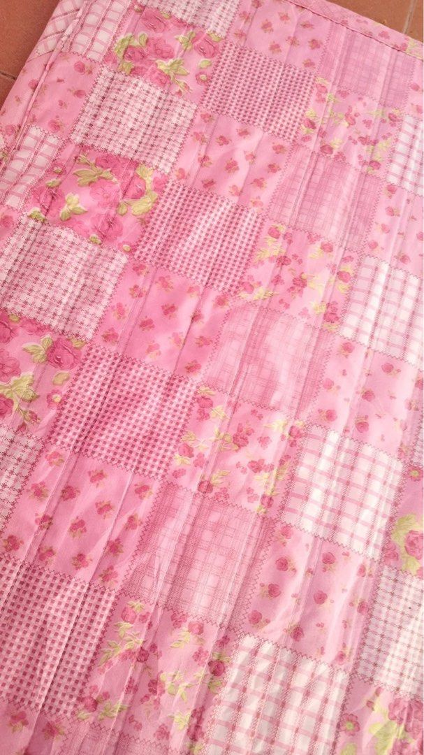 Pink Patchwork floral comforter (Category: Bedding & Towels) located in Naga. Submitted by staple_finds (Listing ID 1420498779, Image 1). Description: 59 x 69 inches heavy material .