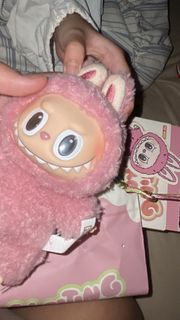 (Category: ) located in . Submitted by milkydeclutters (Listing ID 1420424332, Image 1). Description: .