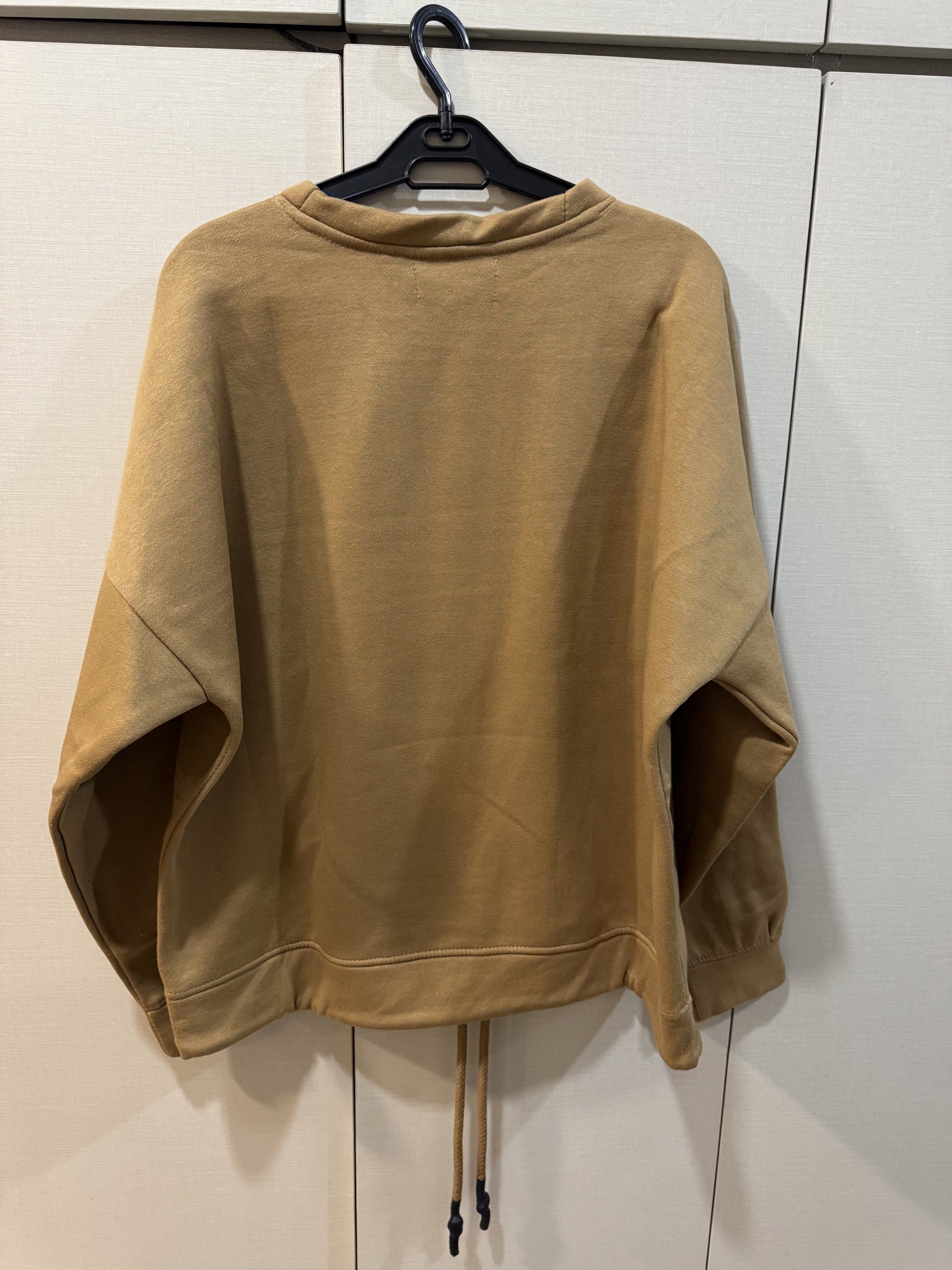 Pull & Bear Brown Long Sleeves Shirt (Small) (Category: Longsleeves) located in Quezon City. Submitted by declutter_cts (Listing ID 1420461146, Image 3). Description: Worn only once In pristine condition Big sizing.
