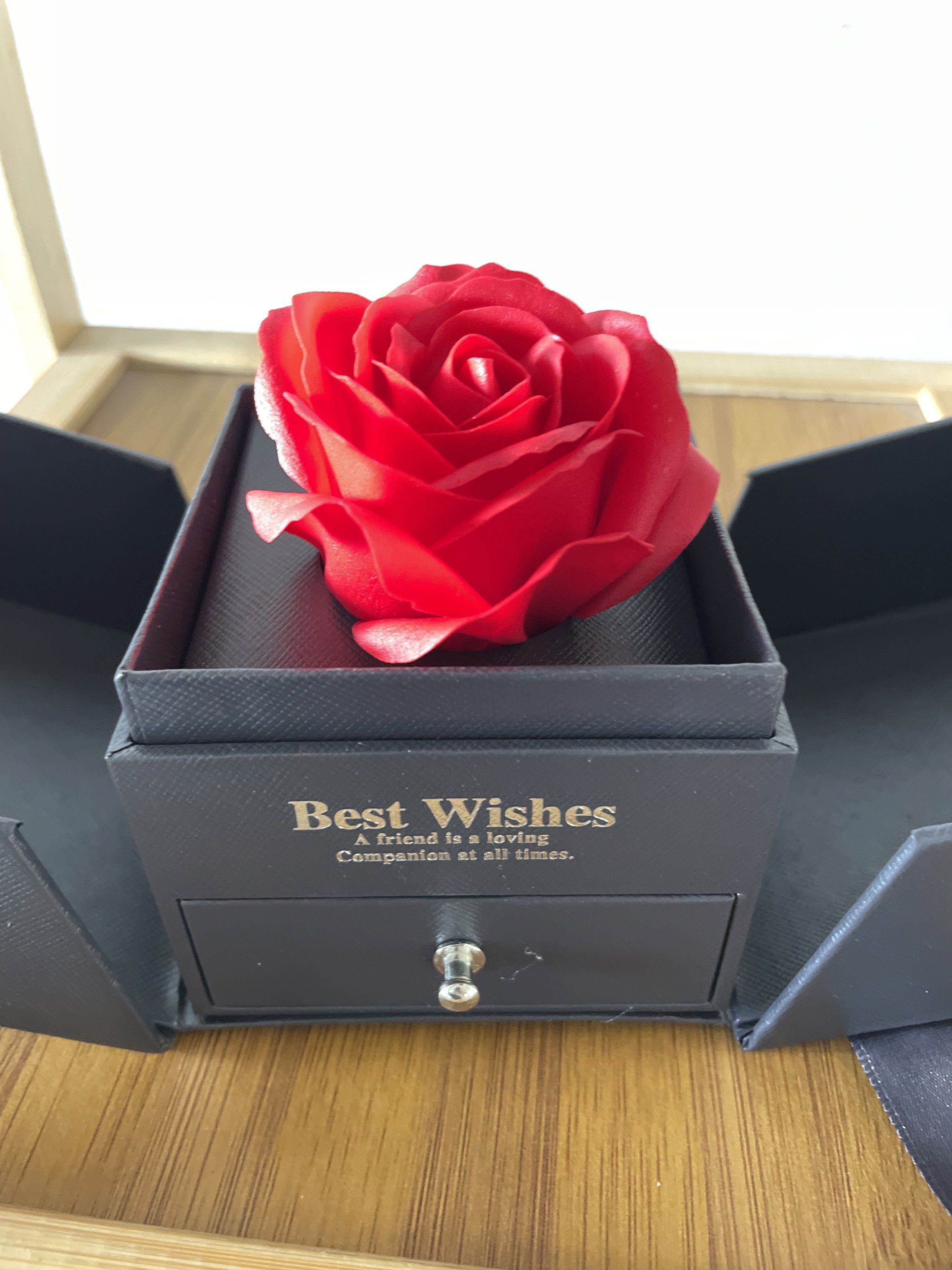 Rose Gift Box Valentines Day Gift Box Same Day Delivery COD (Category: Artificial Plants & Flowers) located in Paranaque City. Submitted by kiddiecaveph (Listing ID 1420394323, Image 2). Description: .