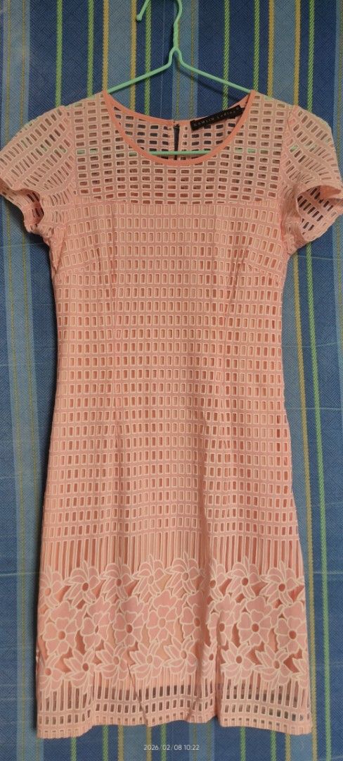 Samlin Ladies Peach Dress - S (Category: Dresses) located in Davao. Submitted by queenski (Listing ID 1420369407, Image 1). Description: - Preloved. Definitely not thrifted - Fitted silhouette - Floral pattern at hem - Fully lined - very nice in actual * sf to be shouldered by the buyer.