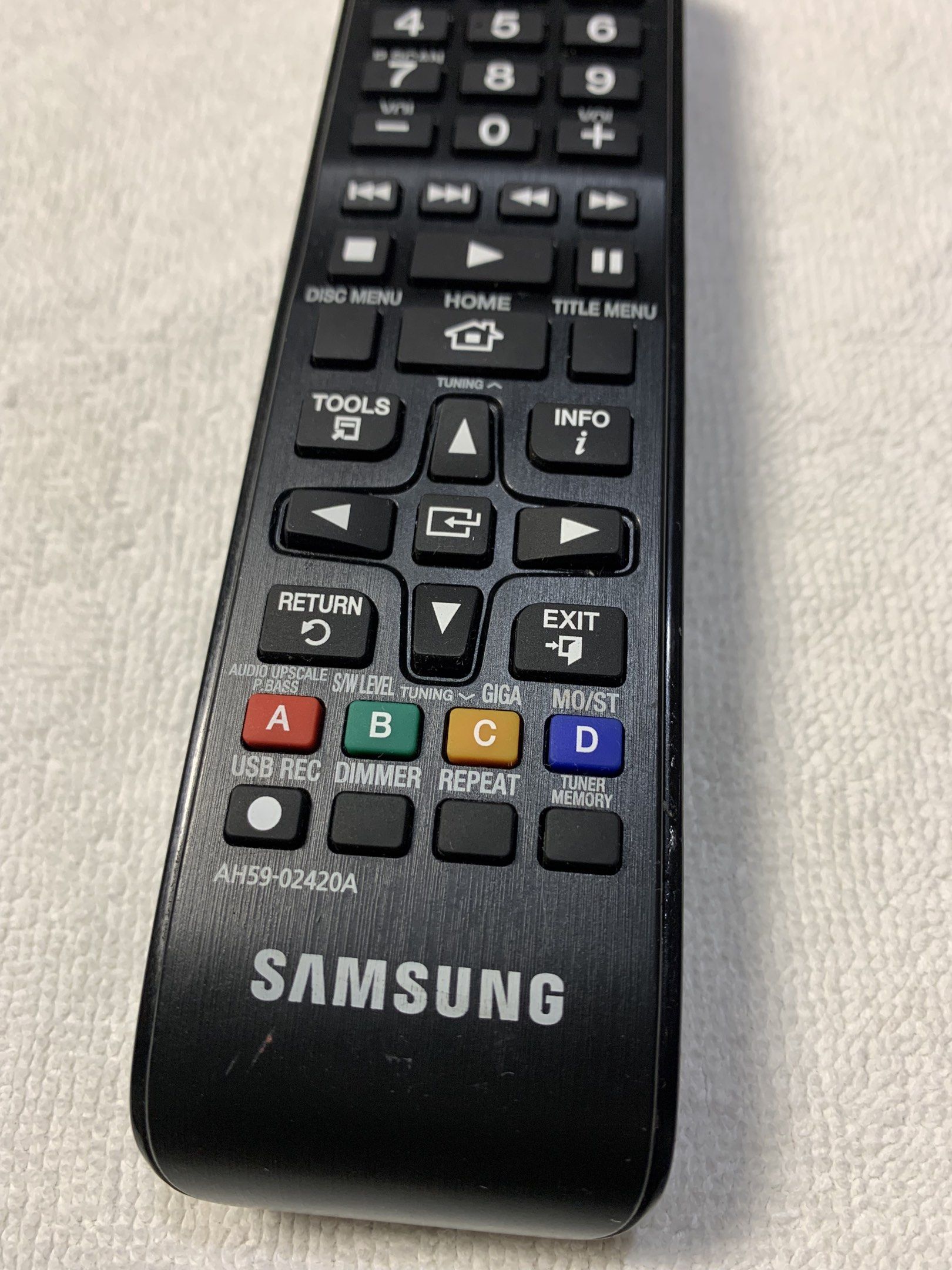 Samsung AH59-02420A Original TV Remote Control (Category: TV) located in Paranaque City. Submitted by seb_trading (Listing ID 1420444411, Image 2). Description: pre loved remote control for local Samsung TV original samsung remote no damage all keys functioning working condition last price Paranaque area 5 units available.
