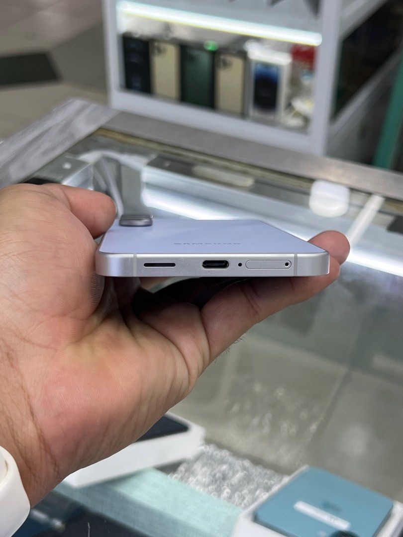 SAMSUNG S25 FE 512GB OPENLINE NO ISSUE (Category: Samsung) located in San Juan City. Submitted by dokiee2001 (Listing ID 1420406515, Image 2). Description: Read First❤️🥰 RFS: Buy And Sell OPEN FOR SWAP/SELLING: SAMSUNG S25 FE 512GB Openline Any Sim 99%SMOOTH 98%MAKINIS No hidden issue All Working Good As New Never Been Repaired Can Reset Anytime Test to sawa / Unli test Not Refurbished Authentic Phone CHECKING: ✅FREE 3 UTOOLS ✅FREE APPLE WEBSITE