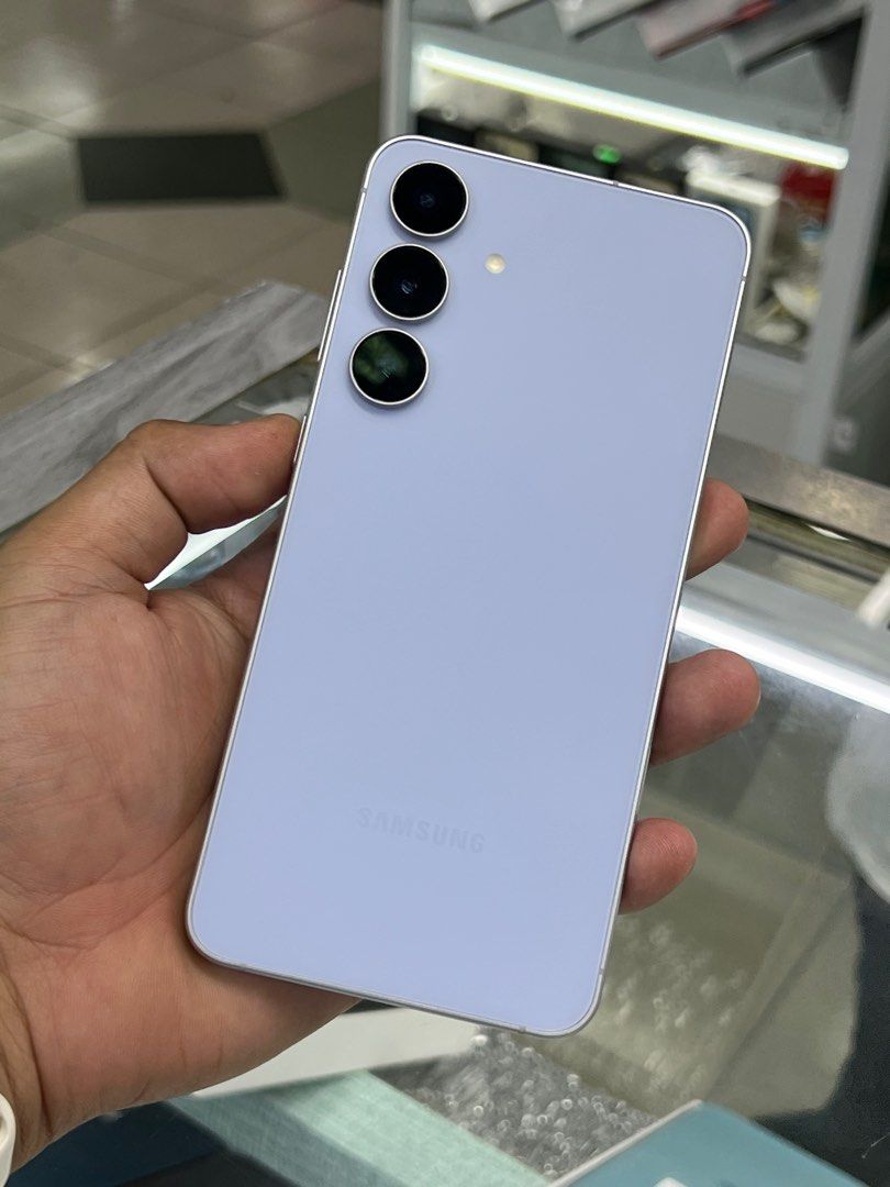 SAMSUNG S25 FE 512GB OPENLINE NO ISSUE (Category: Samsung) located in San Juan City. Submitted by dokiee2001 (Listing ID 1420406515, Image 1). Description: Read First❤️🥰 RFS: Buy And Sell OPEN FOR SWAP/SELLING: SAMSUNG S25 FE 512GB Openline Any Sim 99%SMOOTH 98%MAKINIS No hidden issue All Working Good As New Never Been Repaired Can Reset Anytime Test to sawa / Unli test Not Refurbished Authentic Phone CHECKING: ✅FREE 3 UTOOLS ✅FREE APPLE WEBSITE