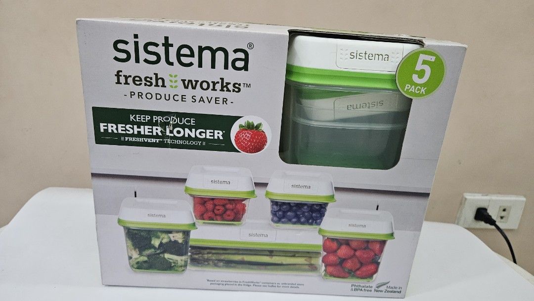 Sistema Freshworks Produce Saver 5 Pack (Category: Food Organization & Storage) located in Quezon City. Submitted by brigdog (Listing ID 1420424232, Image 1). Description: Keep your produce fresher for longer with the Sistema Freshworks Produce Saver. This 5-pack includes various sizes to accommodate different fruits and vegetables. Features Freshvent technology to help maintain freshness. Includes 2 x 10.9 oz containers, 2 x 58.7 oz containers, 