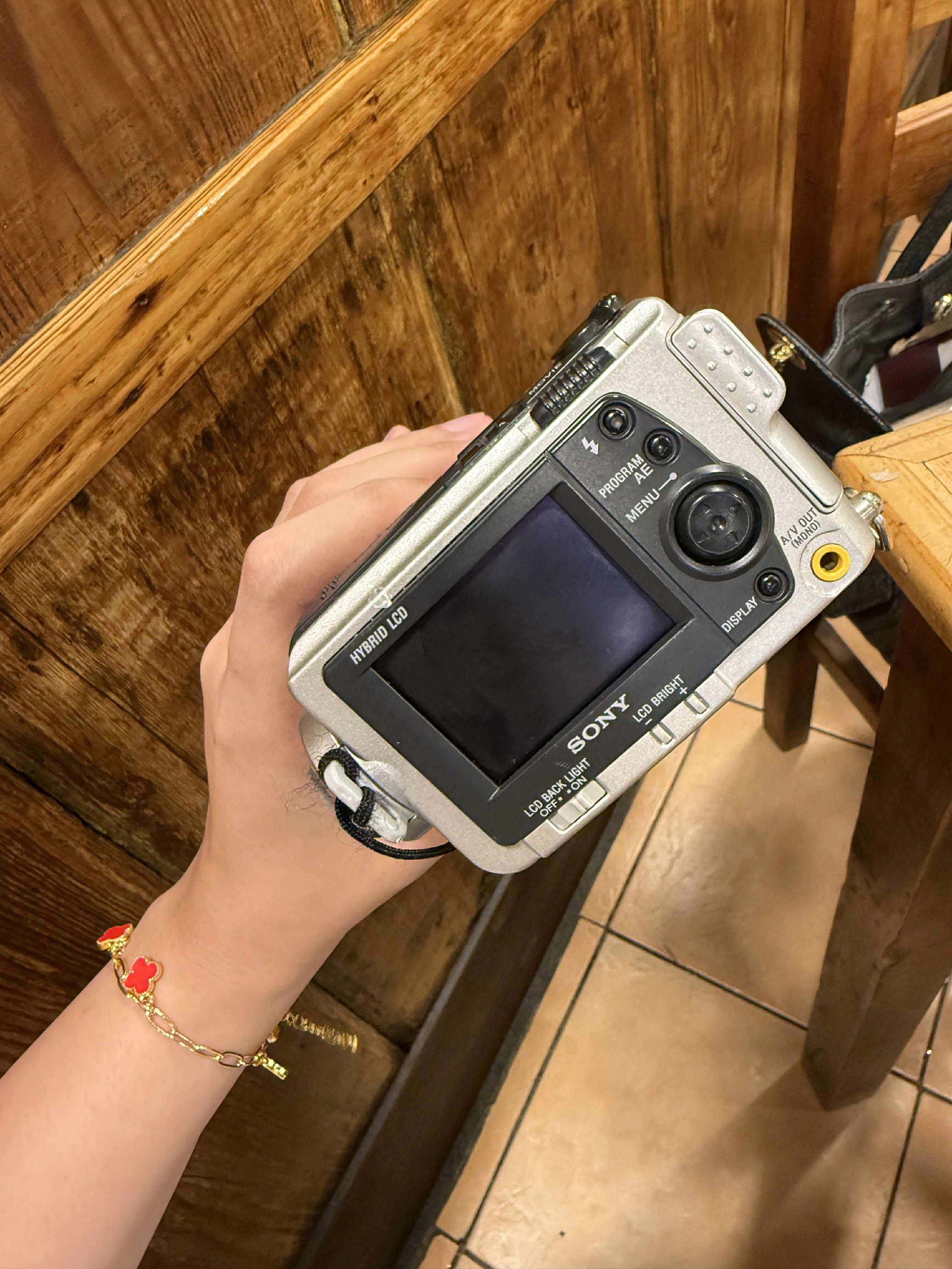 Sony DSC F505 (Rare Digital Camera) (Category: Video Cameras) located in Olongapo. Submitted by tutub1e (Listing ID 1420392637, Image 2). Description: Sony DSC F505 (Rare Digital Camera) - ₱3,500 (Negotiable) - Bought at Japan Surplus Baguio for ₱4,000 (Untested) - With new set of batteries, memory card and charger for ₱2,000 • Open for delivery nationwide • Meet-up: Subject for location of buyer.