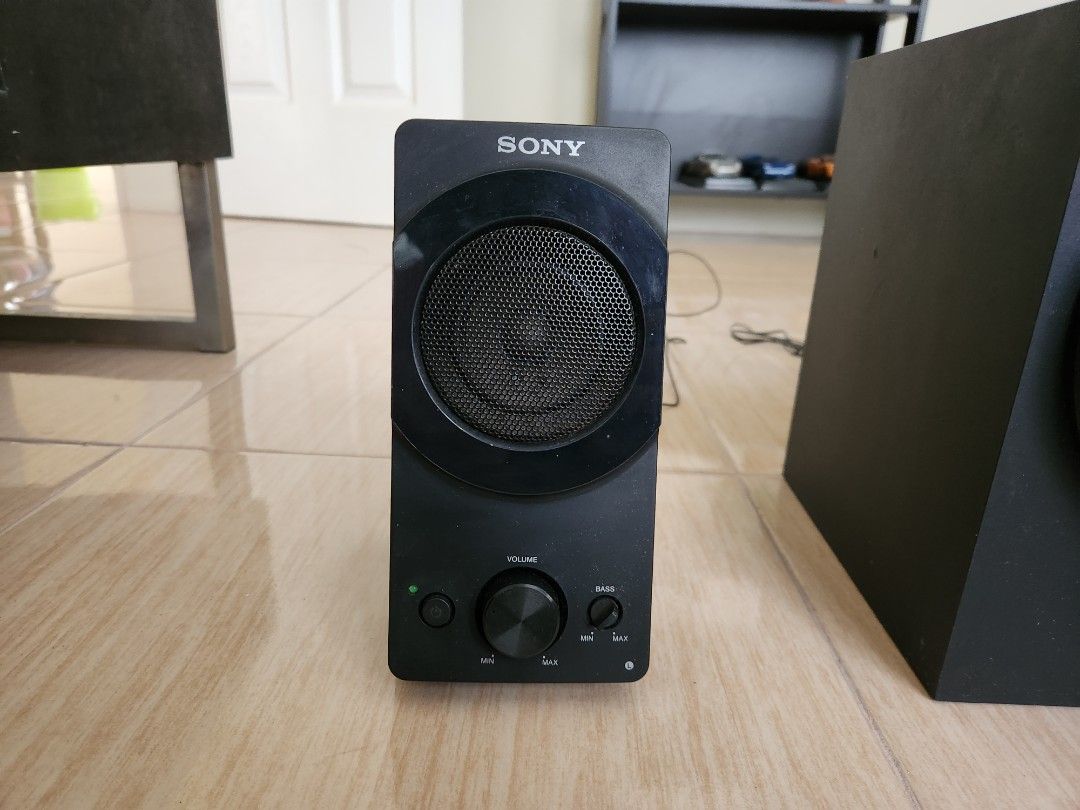 Sony SRS D5 Active Speaker System (Category: Soundbars, Speakers & Amplifiers) located in San Jose del Monte. Submitted by grand_epiccat (Listing ID 1420358406, Image 2). Description: - Sony active speaker system - Includes subwoofer with front-facing speaker and port - Two satellite speakers with volume controls - All necessary cables included - Black color - Bought from Japan last 2014 RFS: - Decluttering.