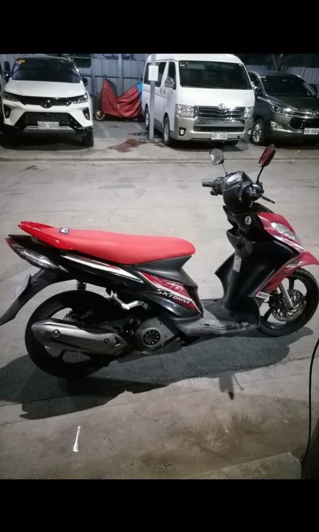 Suzuki Skydrive 125 (Category: Motorbikes for Sale) located in Manila. Submitted by grounds (Listing ID 1420500730, Image 2). Description: complete papers.good running condition,all lights and horn are working.ready to use.(Free Evo Helmet and MDL set) Issue: Unregistered.