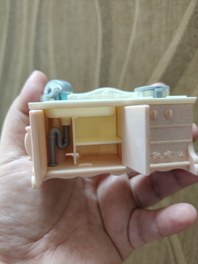 Sylvanian Families Kitchen Sink (Category: Kids Toys) located in Santa Rosa. Submitted by mmps249.1 (Listing ID 1420473451, Image 2). Description: Crossposted Mine now, pay now shipping courier: JRS only Gcash payment upon order No reservations.