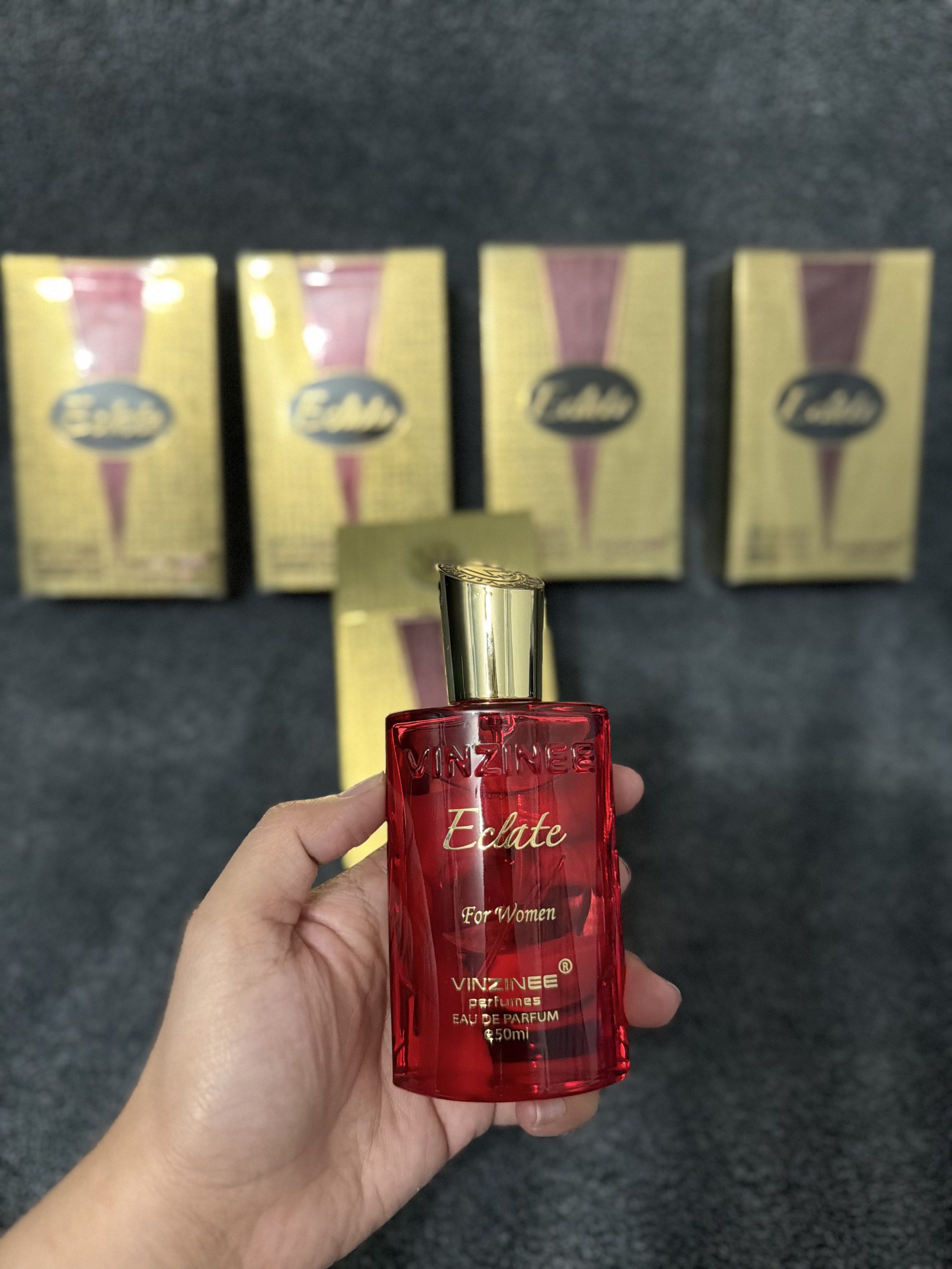 Vinzinee Eclate Perfume for Women (Category: Fragrance & Deodorants) located in Cainta. Submitted by jehbry (Listing ID 1420478254, Image 2). Description: - Vinzinee Eclate Eau De Parfum for Women - 50ml volume - Elegant red bottle with a gold cap - Presented in a gold box with a stylish burgundy stripe Fresh from UAE For 750 pesos Pickup only via lalamove or grab Loc: Cainta Payment: Gcash or Bank transfer.