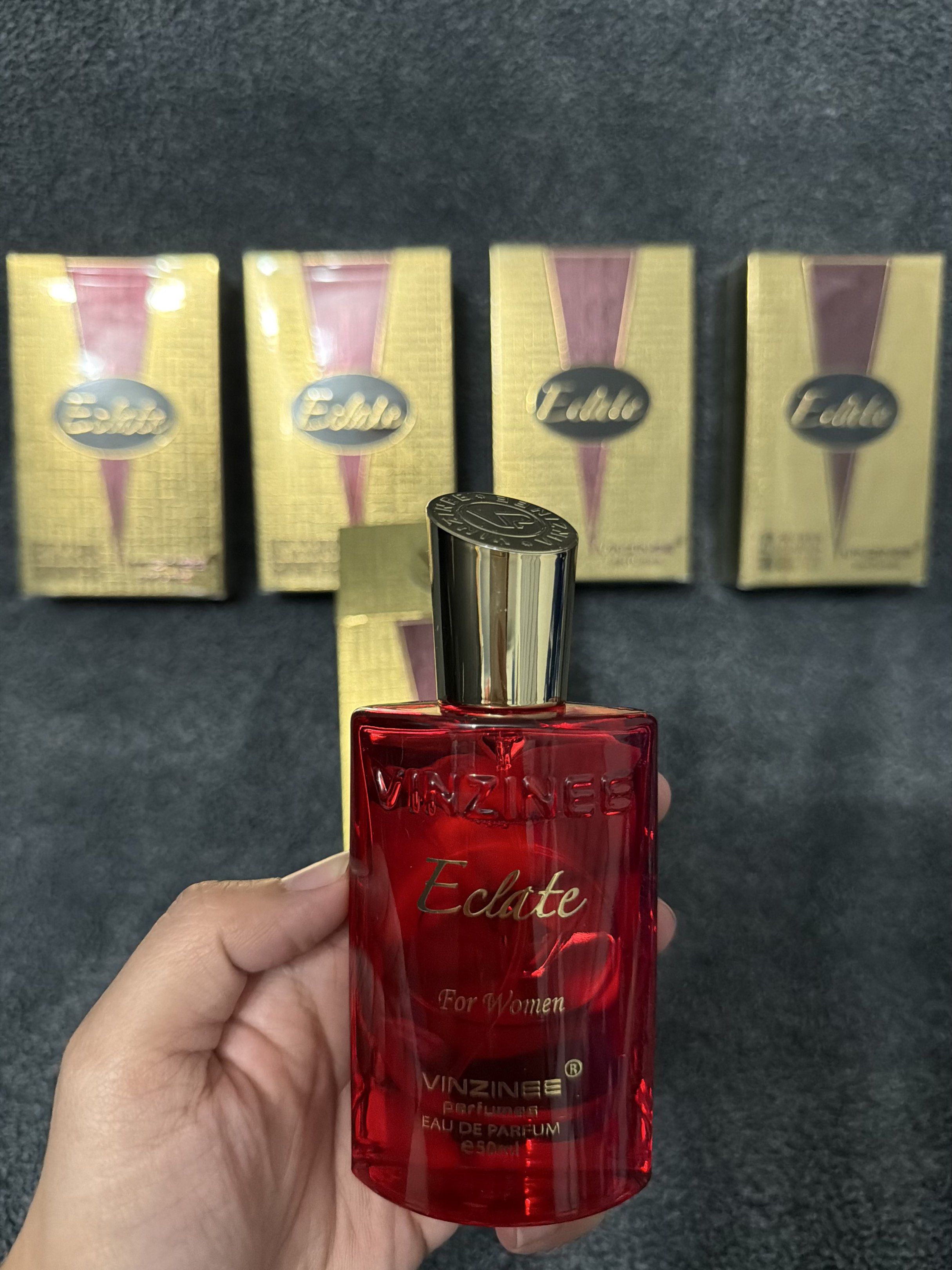 Vinzinee Eclate Perfume for Women (Category: Fragrance & Deodorants) located in Cainta. Submitted by jehbry (Listing ID 1420478254, Image 1). Description: - Vinzinee Eclate Eau De Parfum for Women - 50ml volume - Elegant red bottle with a gold cap - Presented in a gold box with a stylish burgundy stripe Fresh from UAE For 750 pesos Pickup only via lalamove or grab Loc: Cainta Payment: Gcash or Bank transfer.