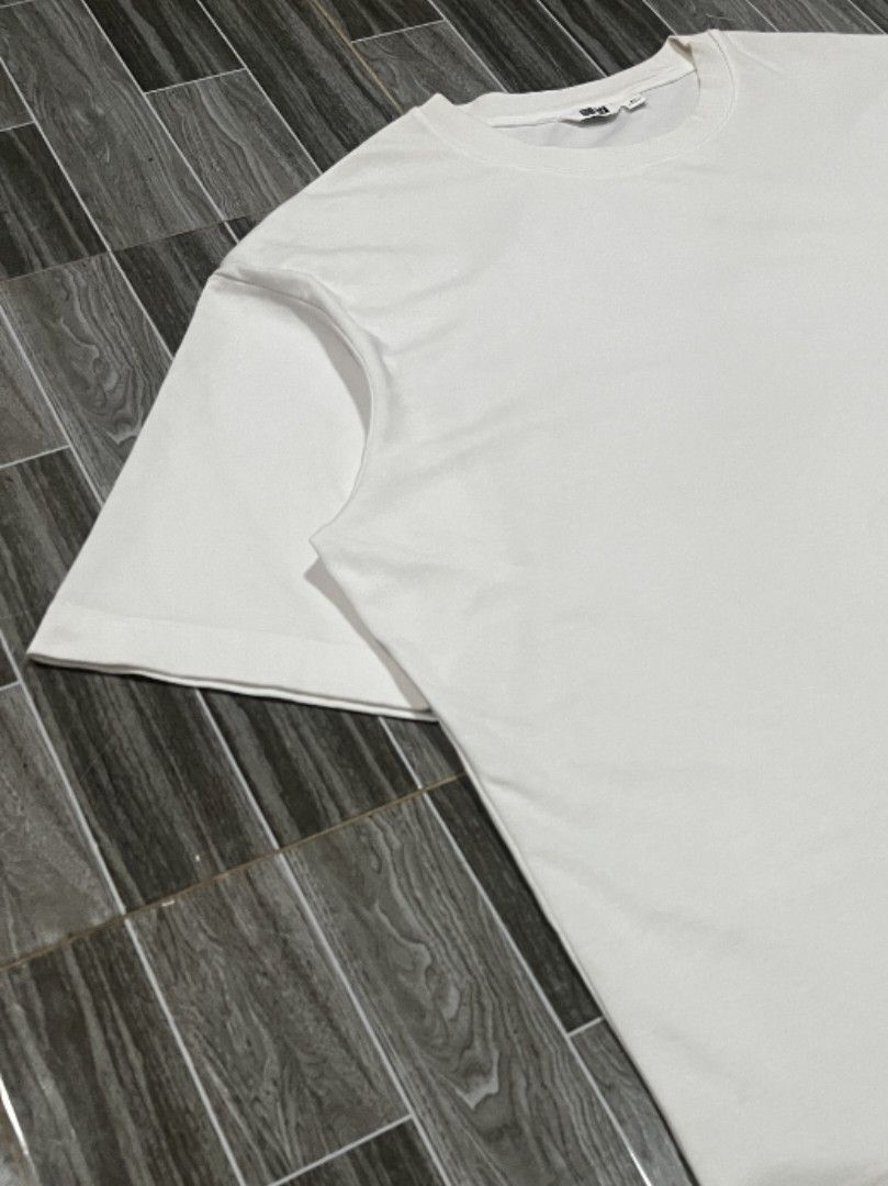 [X LARGE] Uniqlo Airism Tee (Category: Tshirts & Polo Shirts ) located in Iligan City. Submitted by preems (Listing ID 1420452689, Image 2). Description: Size: X Large Actual Dimes: L-28 W-24 Minimal washable stain ! Iligan City, Lanao del Norte Location Shipping via J&T Express [200] plus shipping fee OBO ( or best offer).
