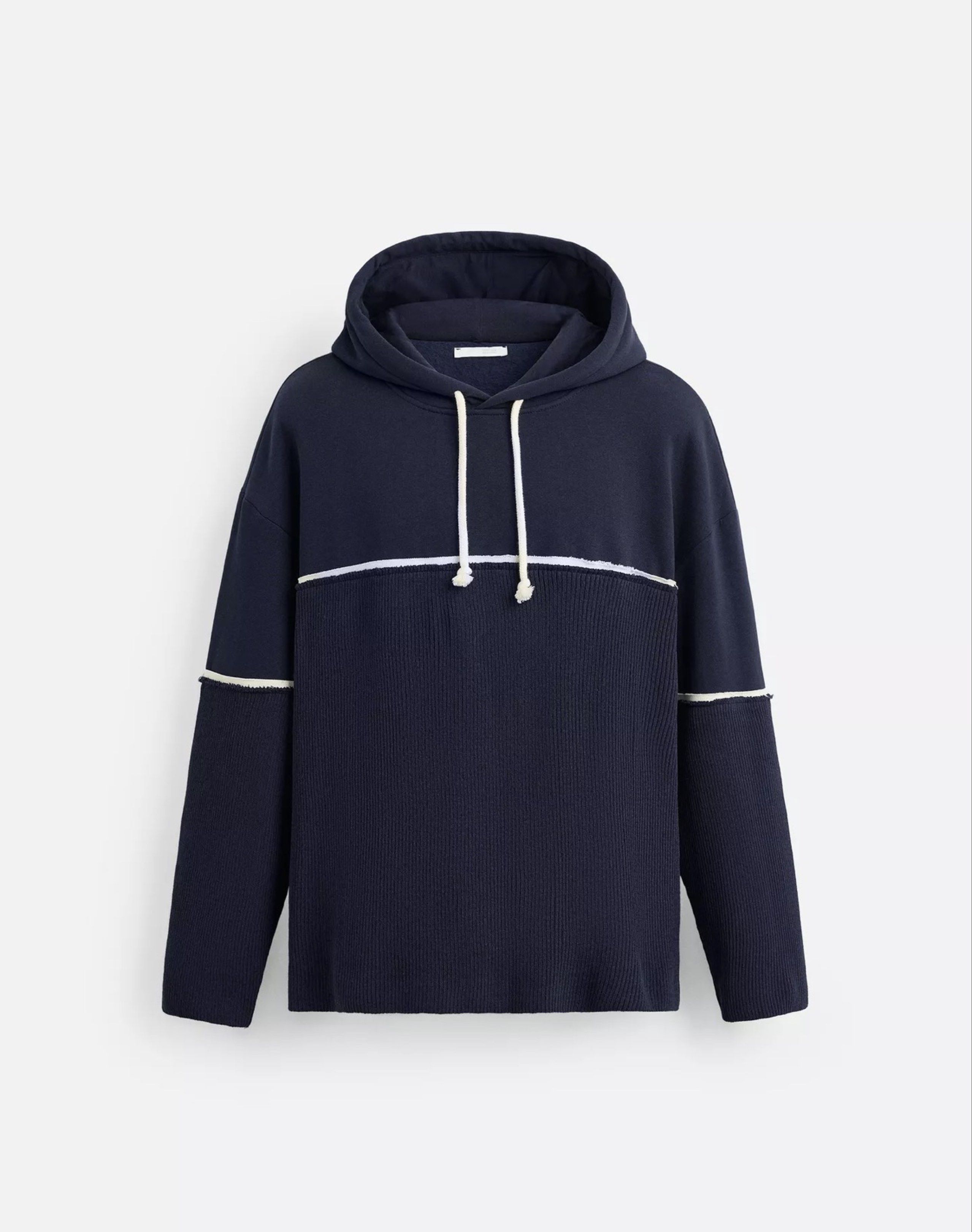 ZARA MAN Hoodie (Category: Coats, Jackets and Outerwear) located in Santa Rosa. Submitted by declutterjsh (Listing ID 1420395891, Image 1). Description: BRAND NEW WITH TAG Send me a message for more info *NO RESERVATION, FIRST TO PAY GETS THE ITEM*.