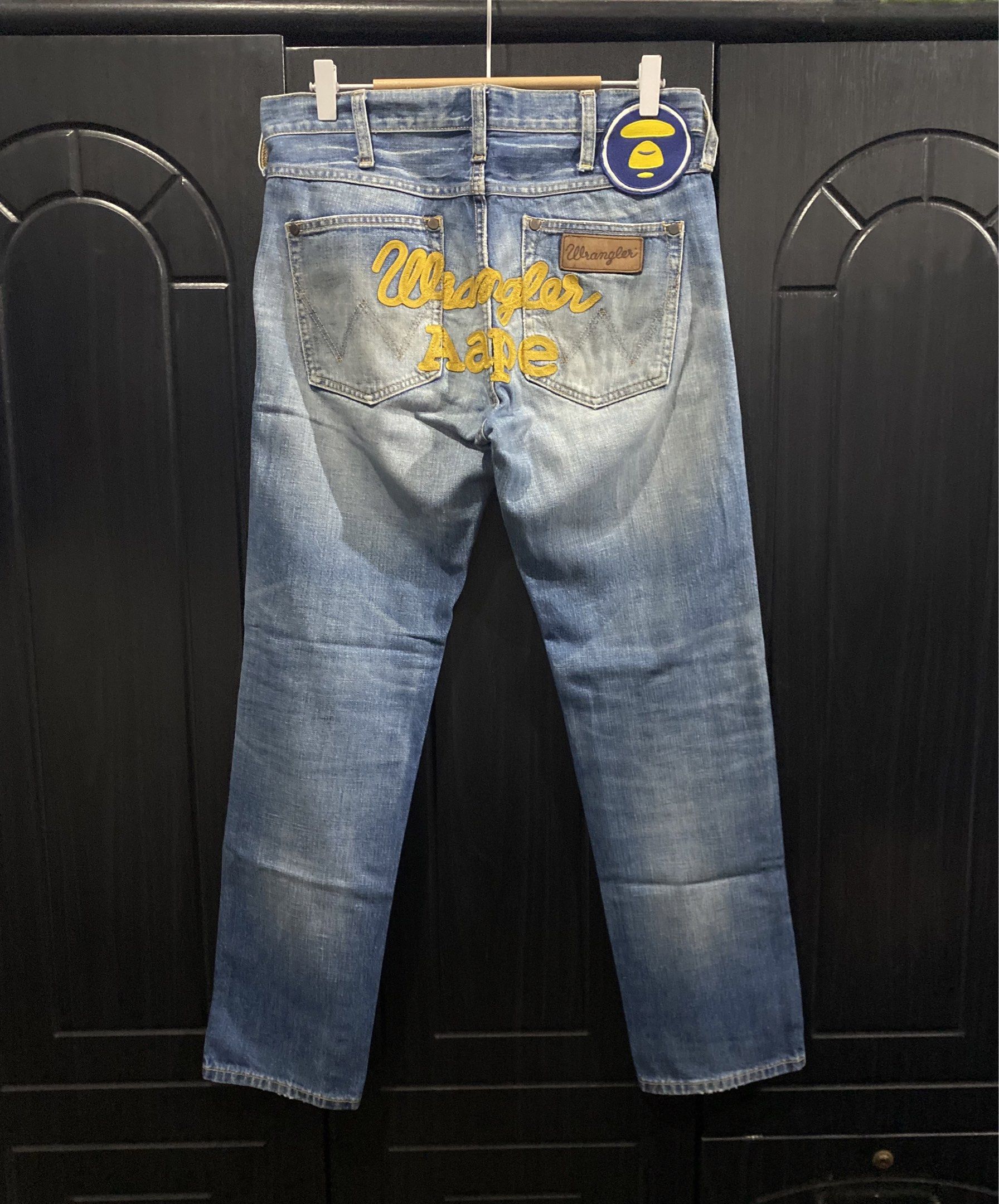 Aape x Wrangler - Denim Pants (Category: Jeans) located in Naga. Submitted by junked_garments_v2 (Listing ID 1420567221, Image 1). Description: Aape x Wrangler - Denim Pants Size: 30 Condition: Very Good Color Rate: 9/10 Flaws: Signs Of Usage Dimensions Waist: 32” Length: 38” Leg Opening: 7” Dm me to purchase!.