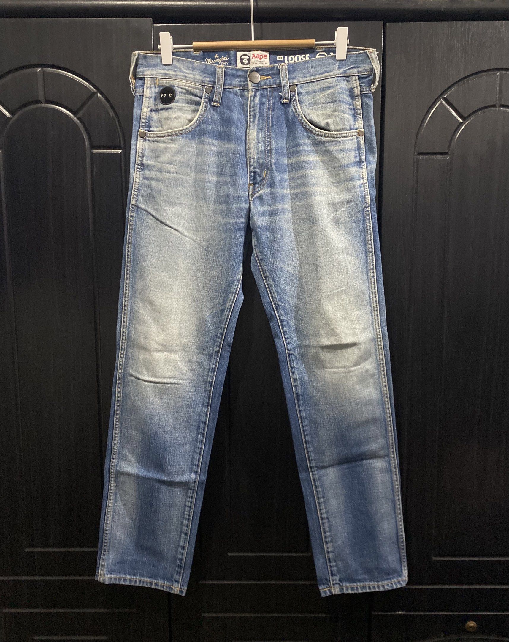 Aape x Wrangler - Denim Pants (Category: Jeans) located in Naga. Submitted by junked_garments_v2 (Listing ID 1420567221, Image 2). Description: Aape x Wrangler - Denim Pants Size: 30 Condition: Very Good Color Rate: 9/10 Flaws: Signs Of Usage Dimensions Waist: 32” Length: 38” Leg Opening: 7” Dm me to purchase!.