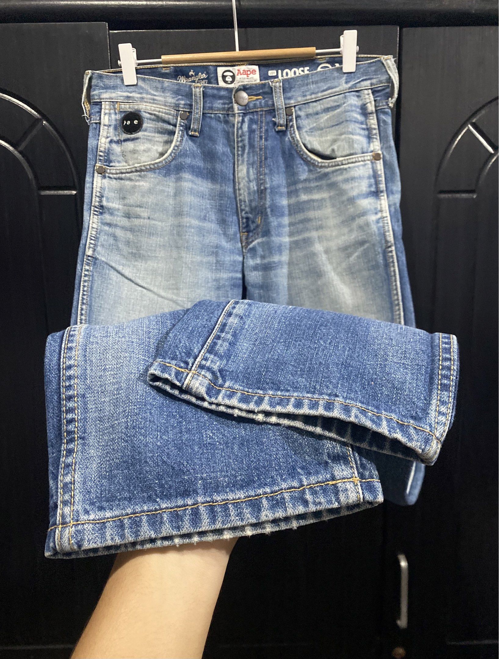 Aape x Wrangler - Denim Pants (Category: Jeans) located in Naga. Submitted by junked_garments_v2 (Listing ID 1420567221, Image 3). Description: Aape x Wrangler - Denim Pants Size: 30 Condition: Very Good Color Rate: 9/10 Flaws: Signs Of Usage Dimensions Waist: 32” Length: 38” Leg Opening: 7” Dm me to purchase!.