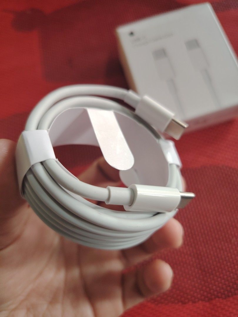 Apple 🍏 authentic Usb-C C to C 2m Macbook pro &iPad pro Charger Cable (Category: Cables & Chargers) located in Makati City. Submitted by isakie (Listing ID 1420567148, Image 2). Description: .