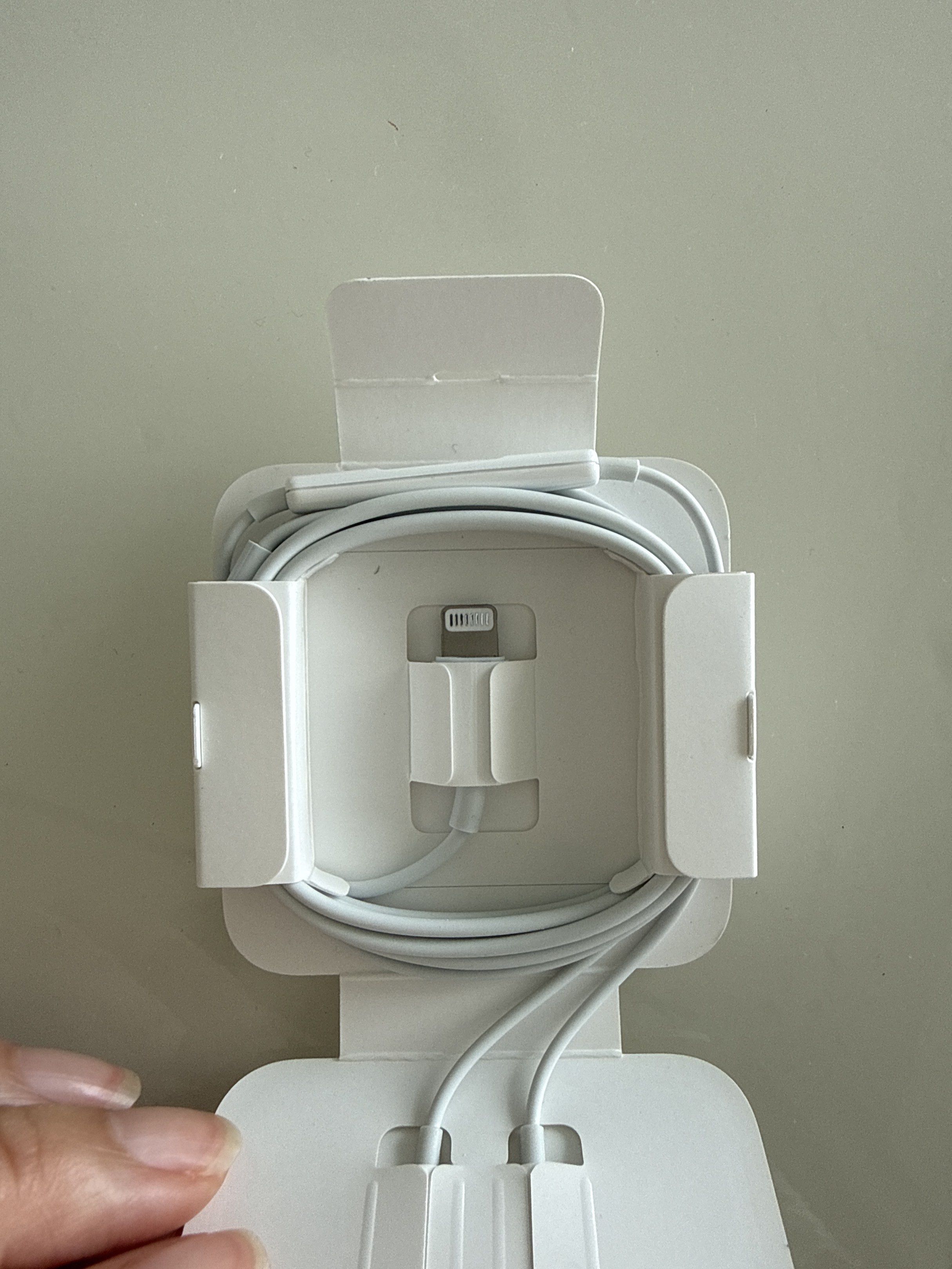 Apple earphone with lightning connector65561368919681111