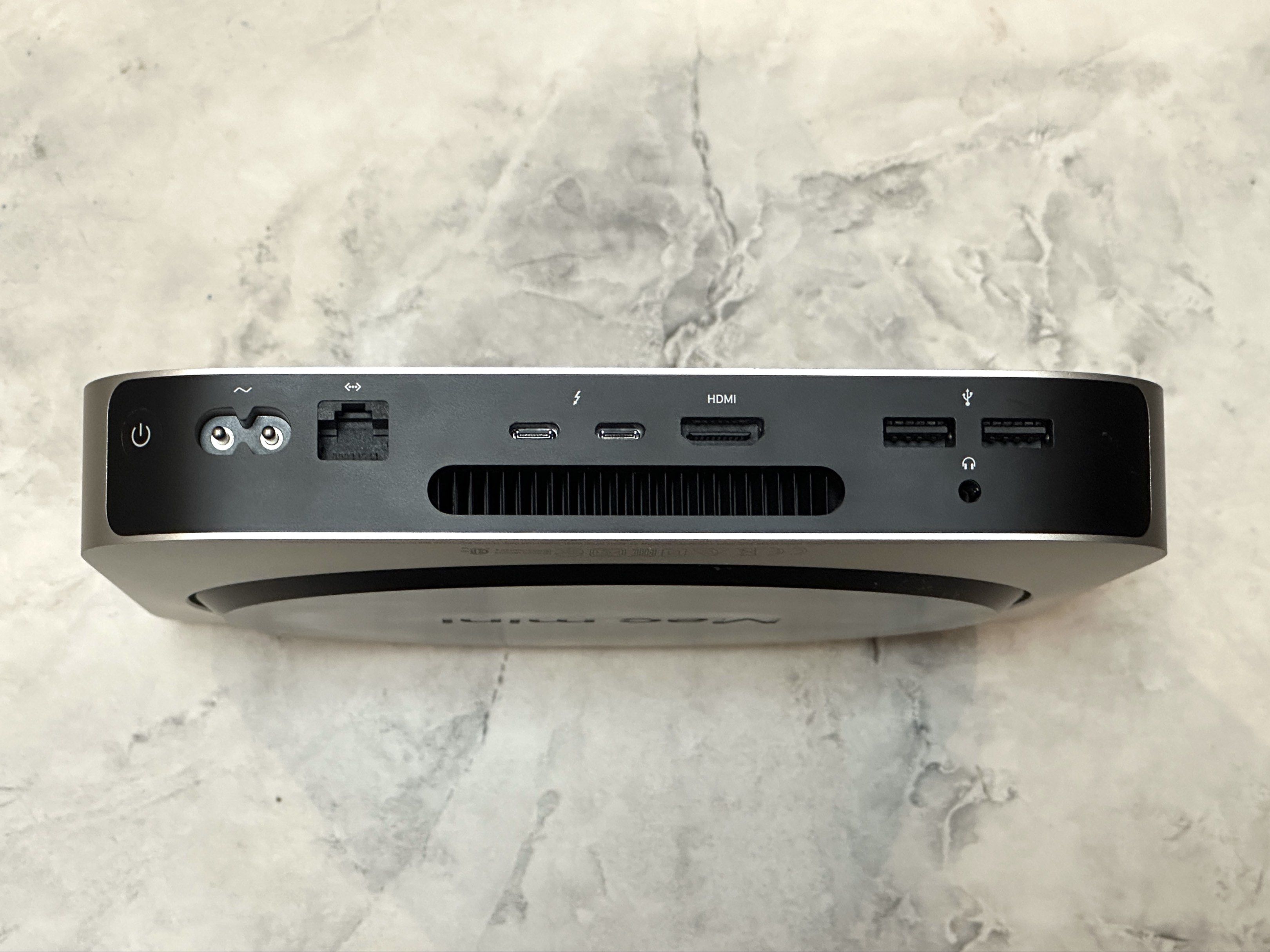 Apple Mac Mini M1 - Base Model (Category: Desktops) located in Quezon City. Submitted by penguinco (Listing ID 1420732697, Image 3). Description: - originally bought from power mac center for ₱45k - 256gb storage, 8gb ram - 3.5mm headphone jack, ethernet, HDMI, USB-A, thunderbolt ports - supports Wi-fi 6 & Bluetooth 5.0 - can update to macOS 26 Tahoe - in perfect working condition - comes with og box, power adapter Last price listed, thank you! D