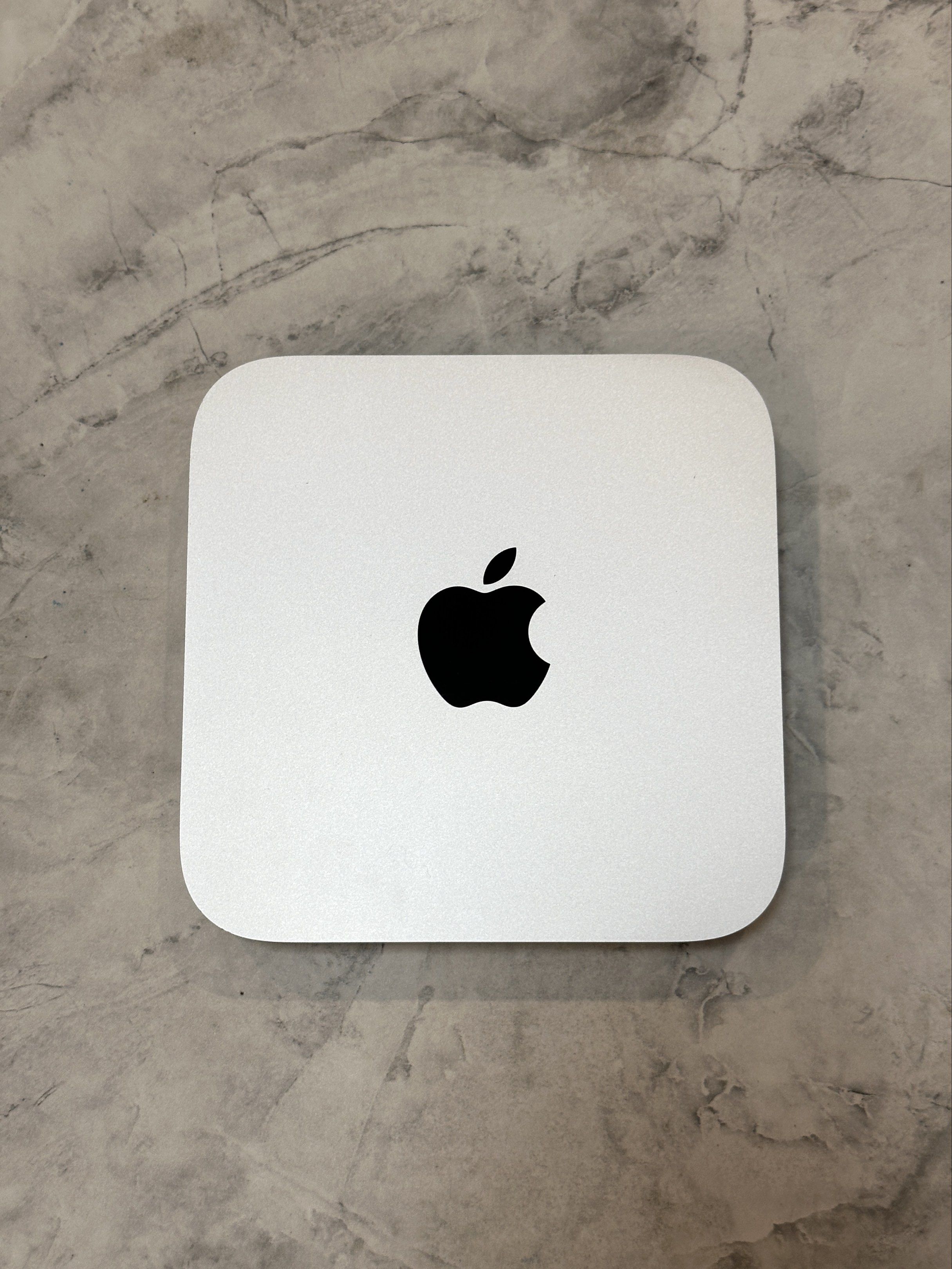 Apple Mac Mini M1 - Base Model (Category: Desktops) located in Quezon City. Submitted by penguinco (Listing ID 1420732697, Image 1). Description: - originally bought from power mac center for ₱45k - 256gb storage, 8gb ram - 3.5mm headphone jack, ethernet, HDMI, USB-A, thunderbolt ports - supports Wi-fi 6 & Bluetooth 5.0 - can update to macOS 26 Tahoe - in perfect working condition - comes with og box, power adapter Last price listed, thank you! D