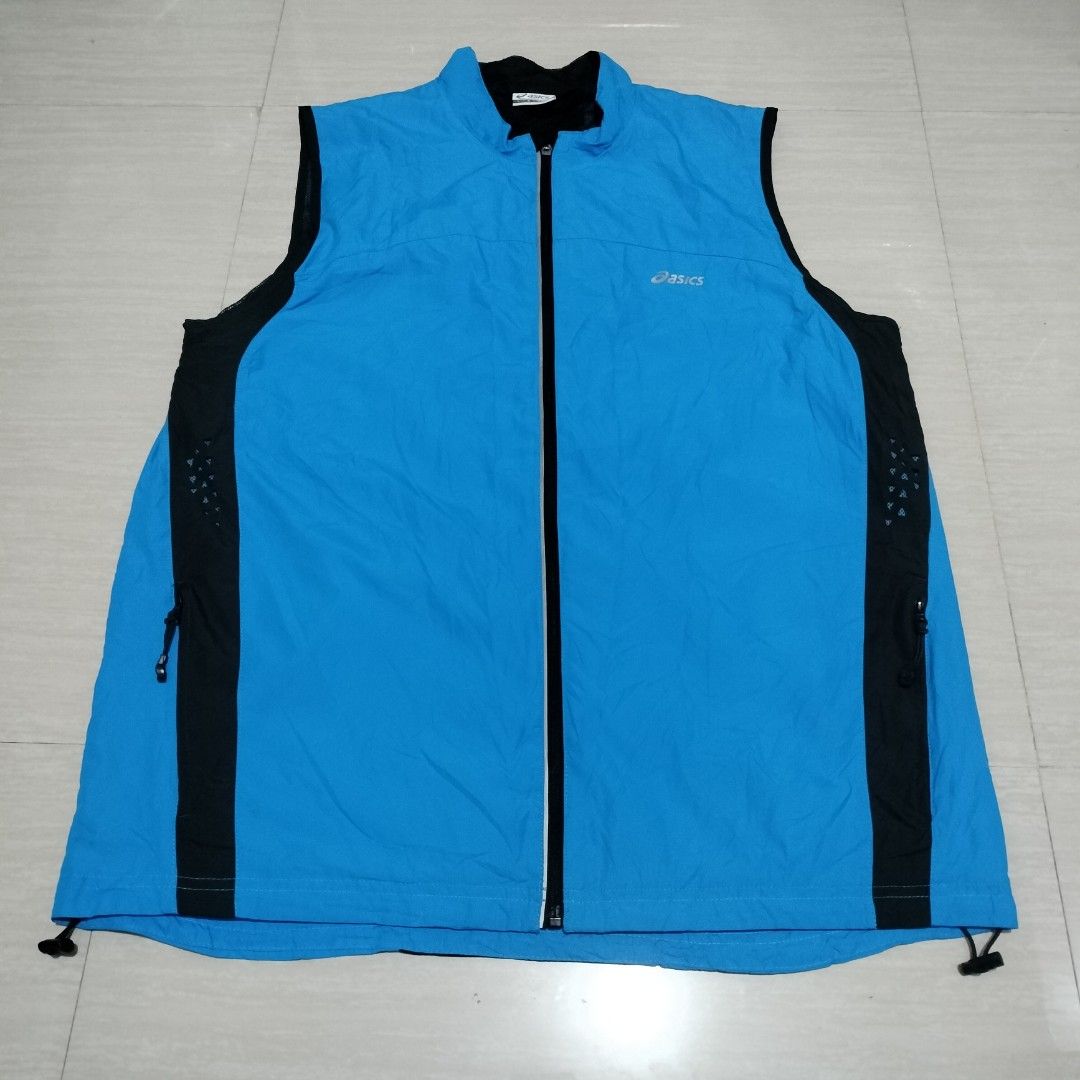 ASICS RUNNING VEST (Category: Activewear) located in Sariaya. Submitted by social_animalz (Listing ID 1420713061, Image 1). Description: 23.5 x 29.5 missing zip puller pero working naman ang zipper, need lang ipress yung center part nung zip kapag ibababa shipping fee is not included.