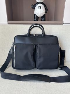 (Category: ) located in . Submitted by luxcloset.shop (Listing ID 1420711636, Image 1). Description: .