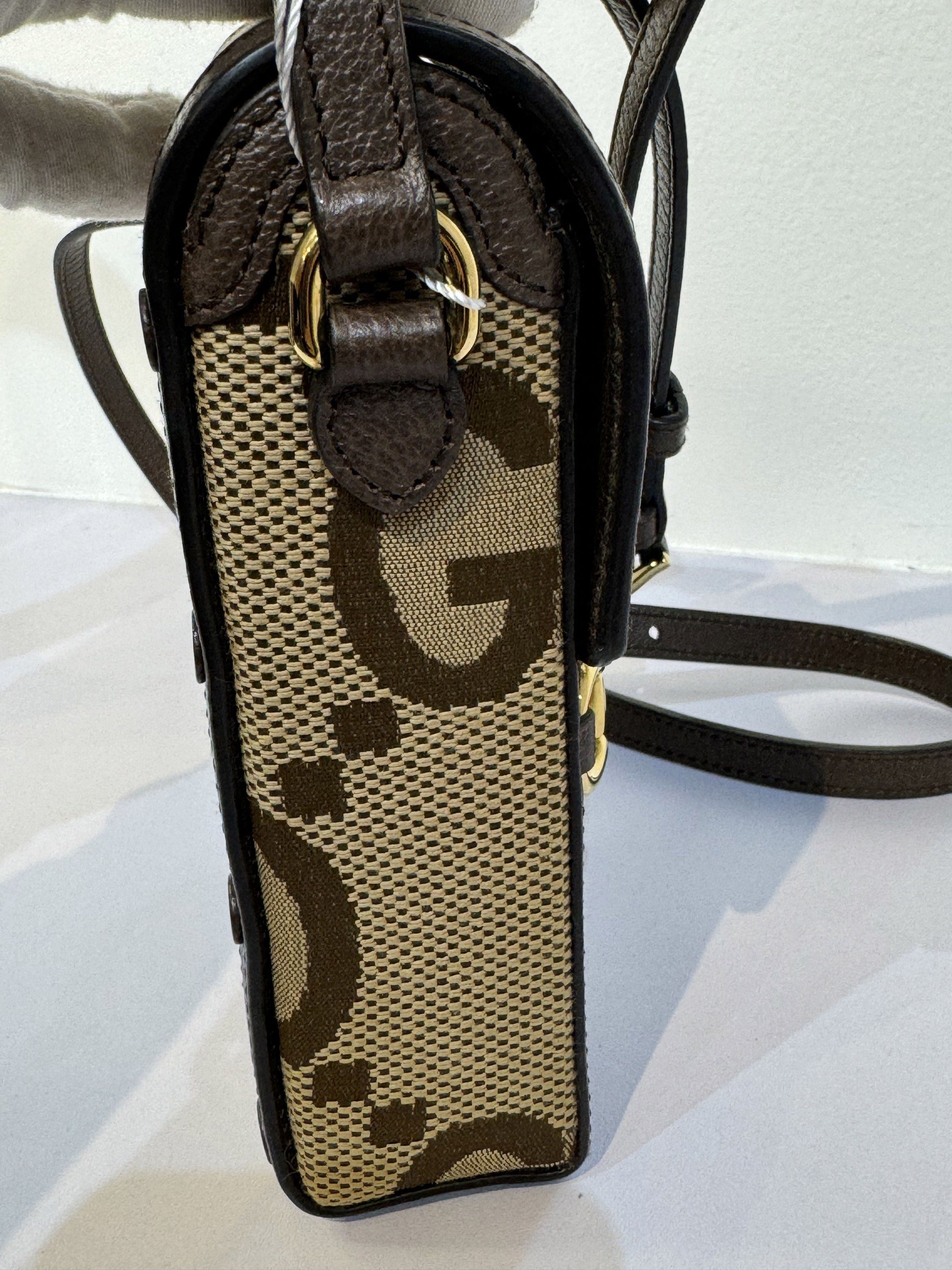 Authentic Gucci (Category: Luxury Accessories) located in Manila. Submitted by chloe_luxuries (Listing ID 1420692597, Image 3). Description: Authentic Gucci Horsebit Jumbo GG shoulder bag canvas mini in biege Still in excellent condition Comes with booklet dustbag and box Pm for more details.