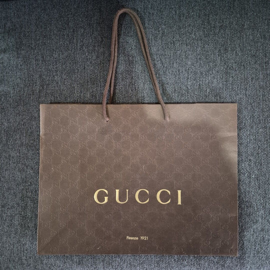AUTHENTIC LUXURY PAPER BAGS (Category: Luxury Bags & Wallets) located in Manila. Submitted by mkalelx (Listing ID 1420643423, Image 3). Description: FOR SALE: AUTHENTIC LUXURY PAPER BAGS •Price: 300 each •Authentic •Location: Antipolo •Meetup: Robinsons Antipolo •Can ship via LBC, Lalamove, J&T. •Buyer shoulders the shipping fee. .