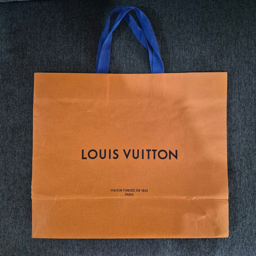 AUTHENTIC LUXURY PAPER BAGS (Category: Luxury Bags & Wallets) located in Manila. Submitted by mkalelx (Listing ID 1420643423, Image 1). Description: FOR SALE: AUTHENTIC LUXURY PAPER BAGS •Price: 300 each •Authentic •Location: Antipolo •Meetup: Robinsons Antipolo •Can ship via LBC, Lalamove, J&T. •Buyer shoulders the shipping fee. .