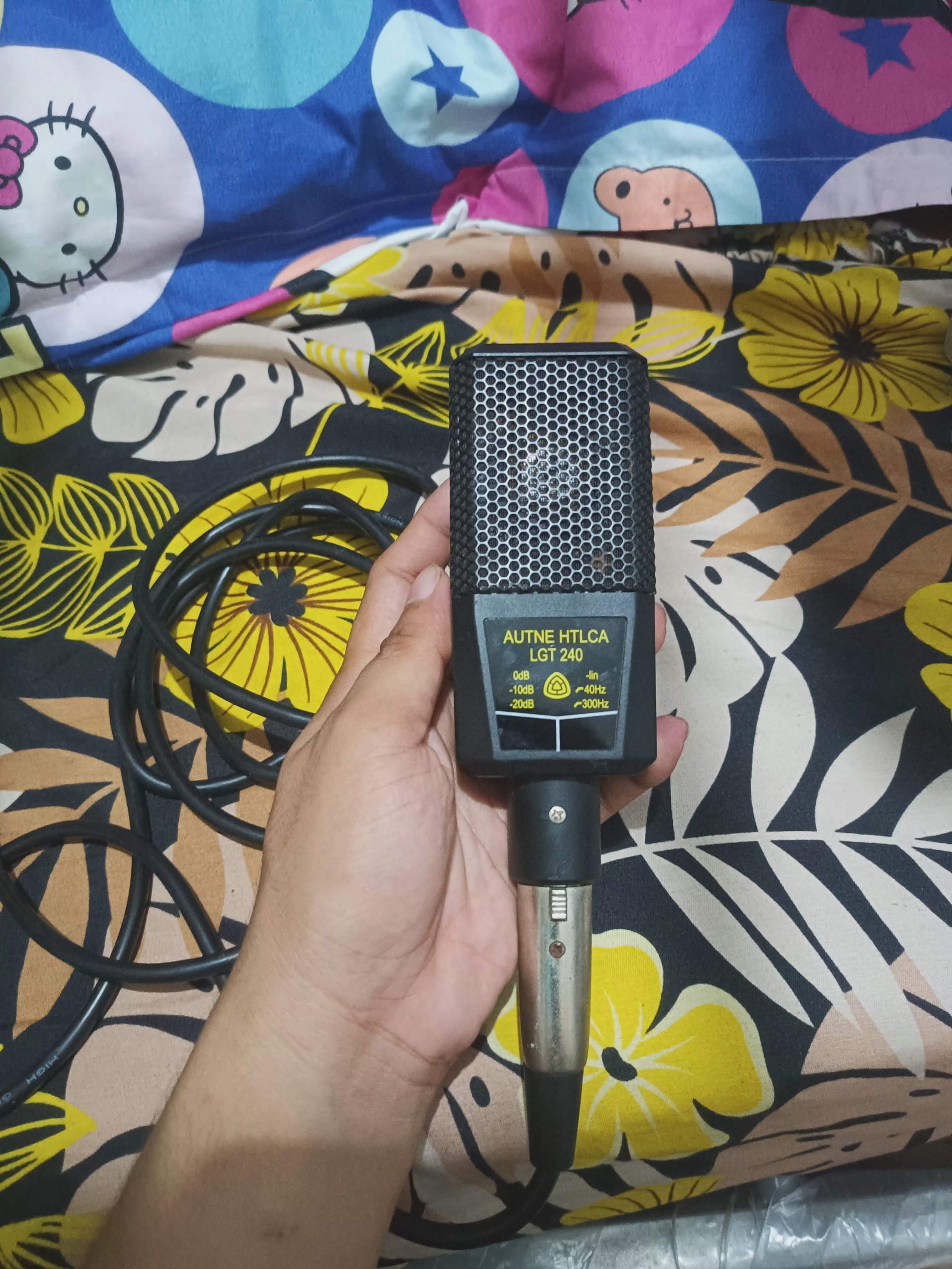 Autne HTLCA LGT 240 Microphone (Category: Microphones) located in Manila. Submitted by declutteringog7 (Listing ID 1420668742, Image 1). Description: - Autne HTLCA LGT 240 Microphone - Sleek black body with silver XLR connector - Includes high-grade, low-noise microphone cable - Features a durable mesh grill - Professional 3-pin XLR connector.