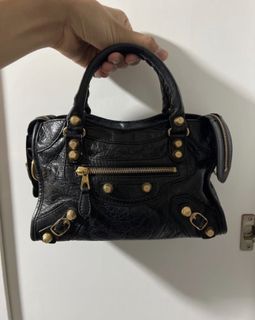 (Category: ) located in . Submitted by lahgal (Listing ID 1420678170, Image 1). Description: .