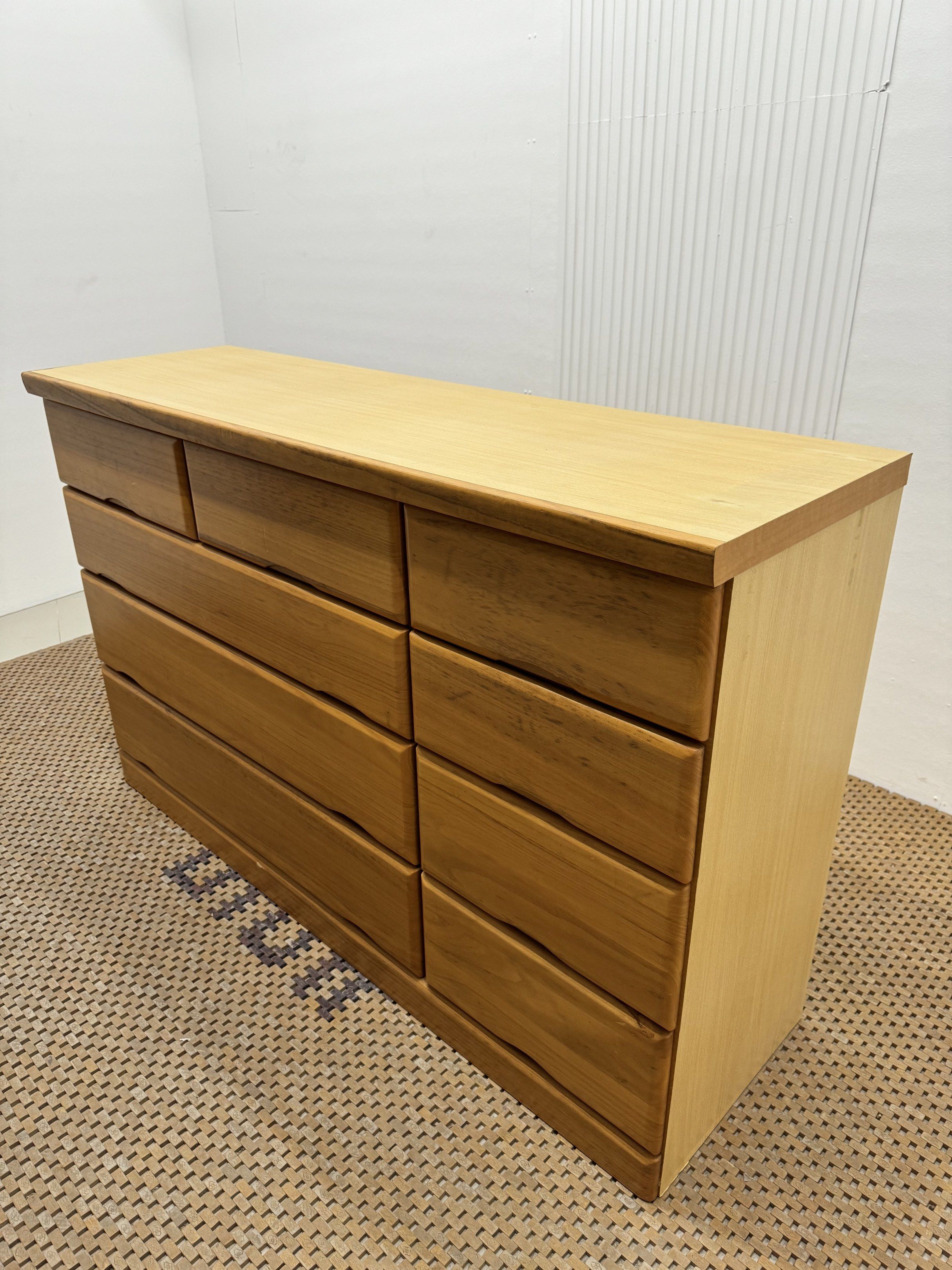 Big lateral drawer (Category: Shelves, Cabinets & Racks) located in Quezon City. Submitted by matetdevis13 (Listing ID 1420666528, Image 3). Description: Big Lateral Drawer Price: 8,500 L59 x W18 x H37 In good condition Code JMD54-T51.