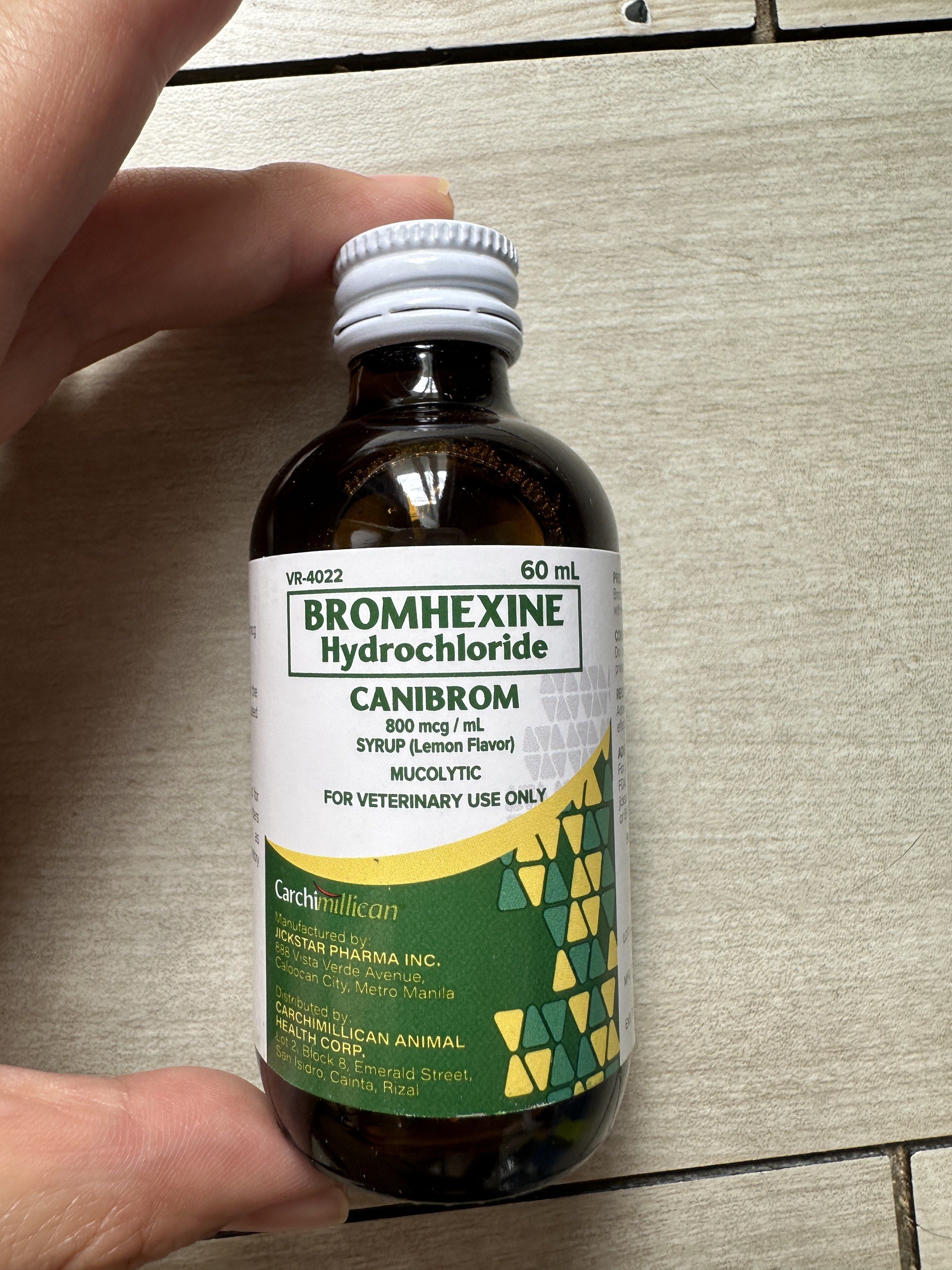 Canibrom Bromhexine Hydrochloride Syrup 60ml (Category: Homes & Other Pet Accessories) located in Pasig City. Submitted by shopnowbubba (Listing ID 1420616456, Image 2). Description: Selling Canibrom Bromhexine Hydrochloride Syrup (60 mL) for dogs and cats. Bought for my pet but no longer needed. I have one bottle remaining. Details: • Brand: Canibrom • Active ingredient: Bromhexine Hydrochloride 800 mcg/mL • Volume: 60 mL per bottle • Condition: