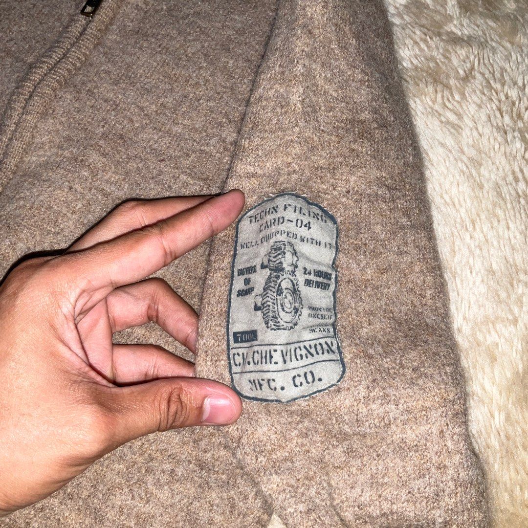 CHEVIGNON Cashmere Jacket (Category: Babies & Kids Fashion) located in San Fernando. Submitted by jz_ofiaza (Listing ID 1420690475, Image 2). Description: Excellent Condition issue: Lints size: check the photo location: San Fernando, La Union courier: J&T Express.