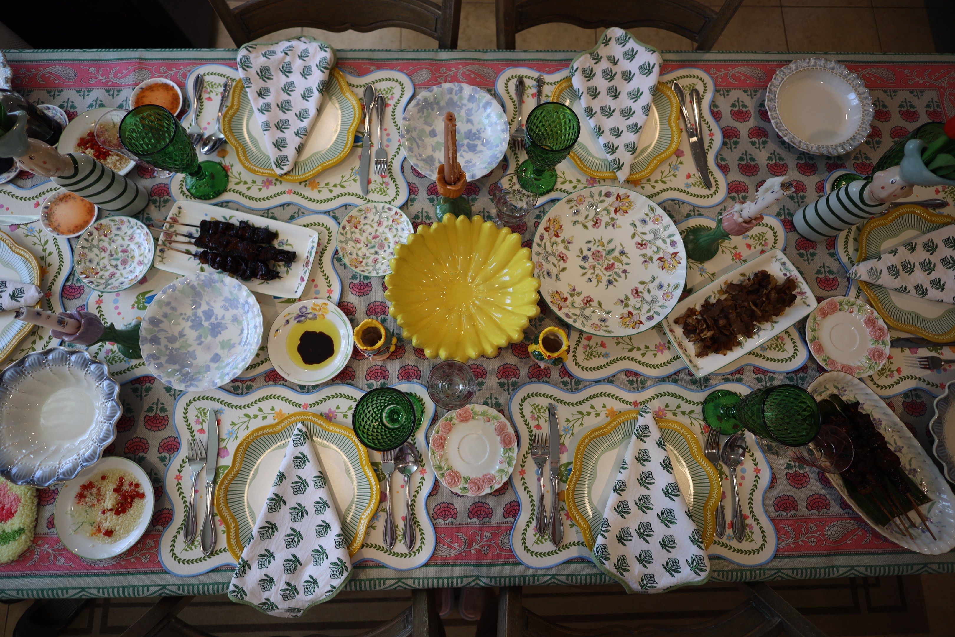 Clauhaus Floral Bird Placemat (Category: Table Linen & Textiles) located in Antipolo. Submitted by clauds.thetic (Listing ID 1420608531, Image 3). Description: Clauhaus placemats 🌷 Prices: • ₱370 per piece • ₱1,500 – 4 pcs set • ₱2,100 – 6 pcs set Payment options: • GCash • Bank Transfer.