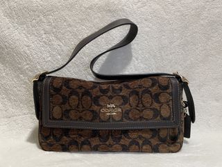 (Category: ) located in . Submitted by wysluxe (Listing ID 1420593436, Image 1). Description: .