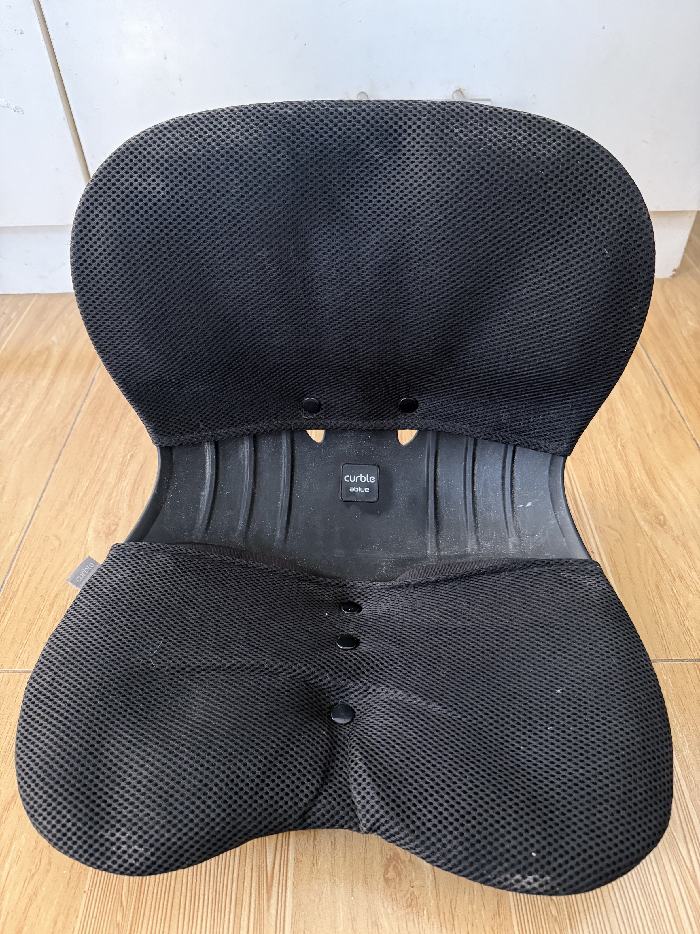Curble Wider Posture Corrector Seat (Category: Braces, Support & Protection) located in Las Pinas. Submitted by sunnysellsph (Listing ID 1420628407, Image 1). Description: ablue curble correction chair comfortable posture correction chair with original curble chair cover.