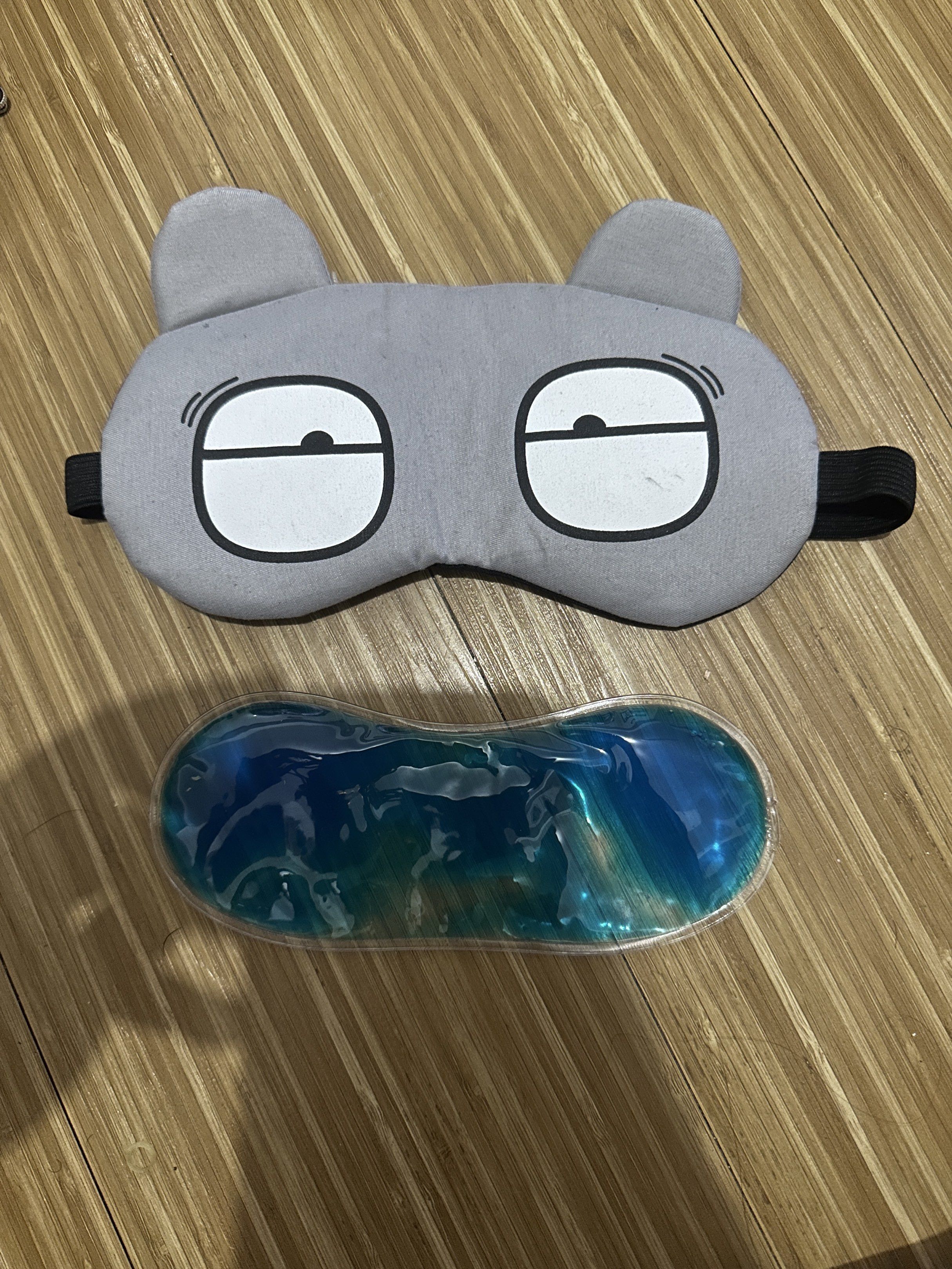 Cute Eye Mask with Gel Pad (Category: Face Care) located in Taguig. Submitted by seek_and_ship (Listing ID 1420655532, Image 1). Description: How to Use: Cold compress: Put it in the refrigerator for 30-60 minutes, or in the freezer for more than 15-30 minutes. You can also keep it in the refrigerator when not in use. Knead it before use and check to ensure that it reaches a comfortable temperature. Hot compress: Soak this product in hot water fo
