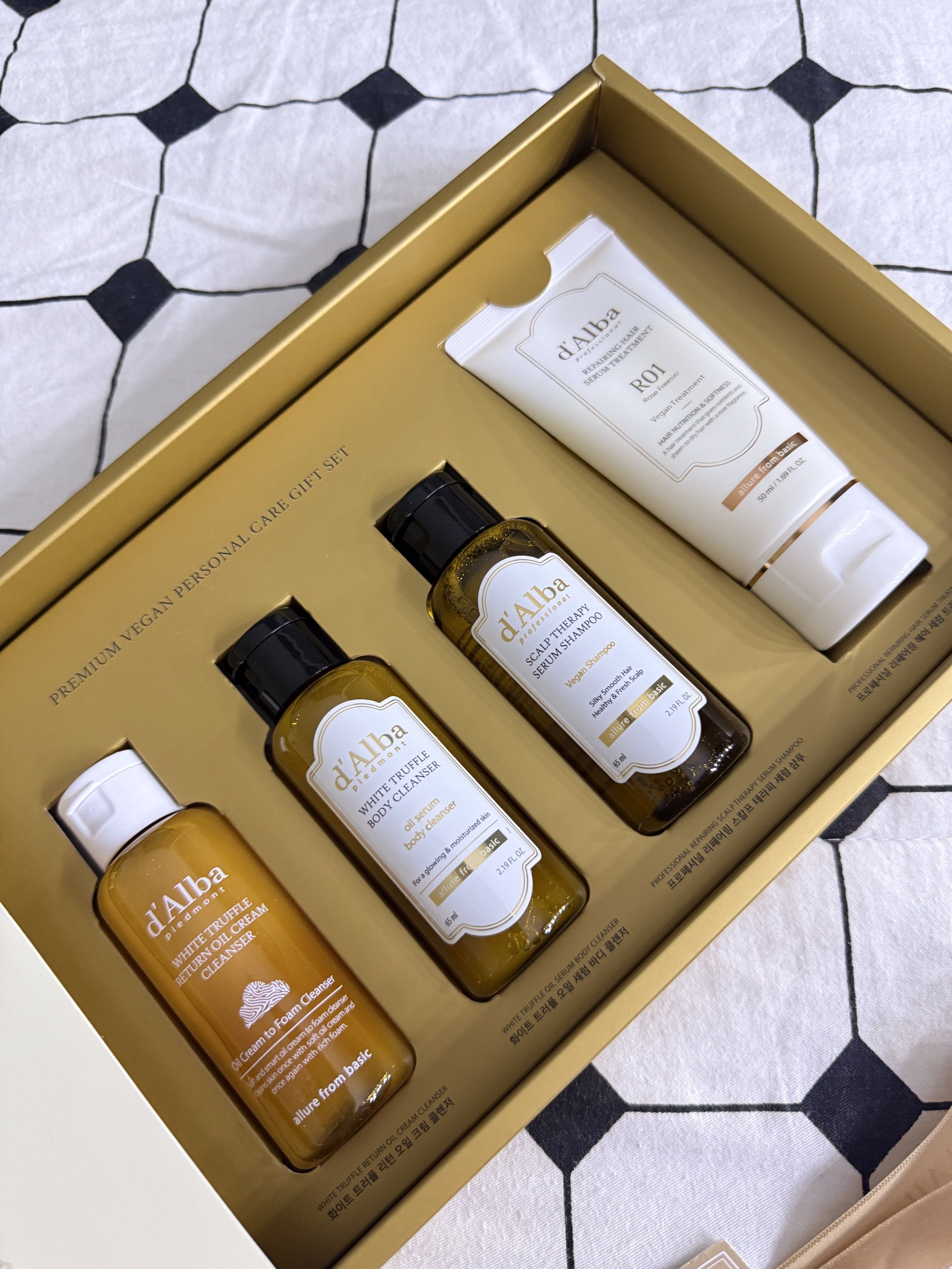 d'Alba Premium Vegan Personal Care Gift Set (Category: Face Care) located in Imus. Submitted by diana2999 (Listing ID 1420665232, Image 3). Description: - d'Alba Premium Vegan Personal Care Gift Set - Includes: - White Truffle First Spray Serum - White Truffle Oil Cream Cleanser - White Truffle Body Cleanser - Scalp Therapy Serum Shampoo - Comes in a decorative box with a ribbon - Perfect for personal care and for gift 3k srp .