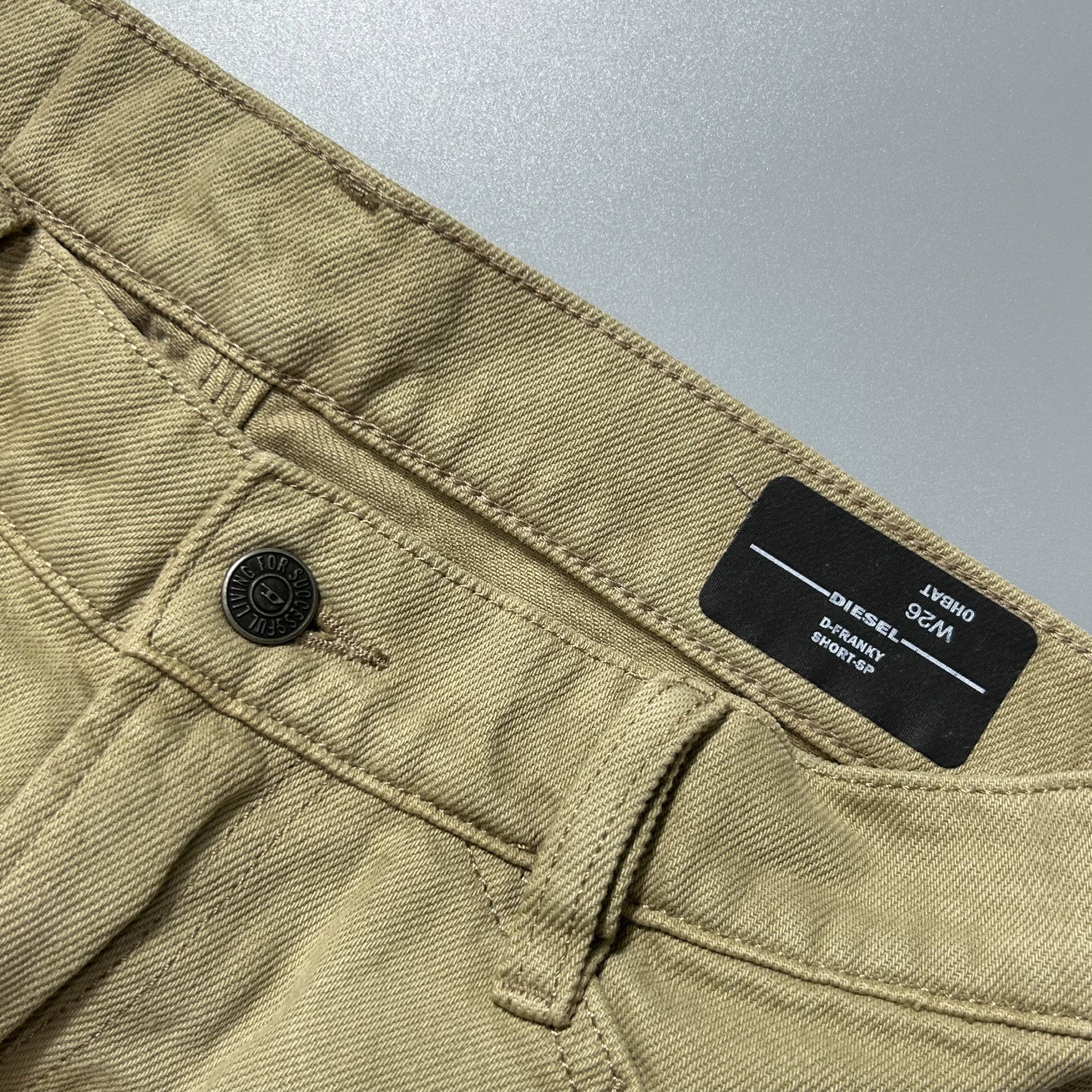 Diesel D-Franky Work Shorts (Category: Shorts) located in Cavite. Submitted by datsoretro (Listing ID 1420734191, Image 3). Description: - Diesel D-Franky Work Shorts - Workwear design - Neutral color - Size: 39cm waist, 57cm full length, 31cm inseam.