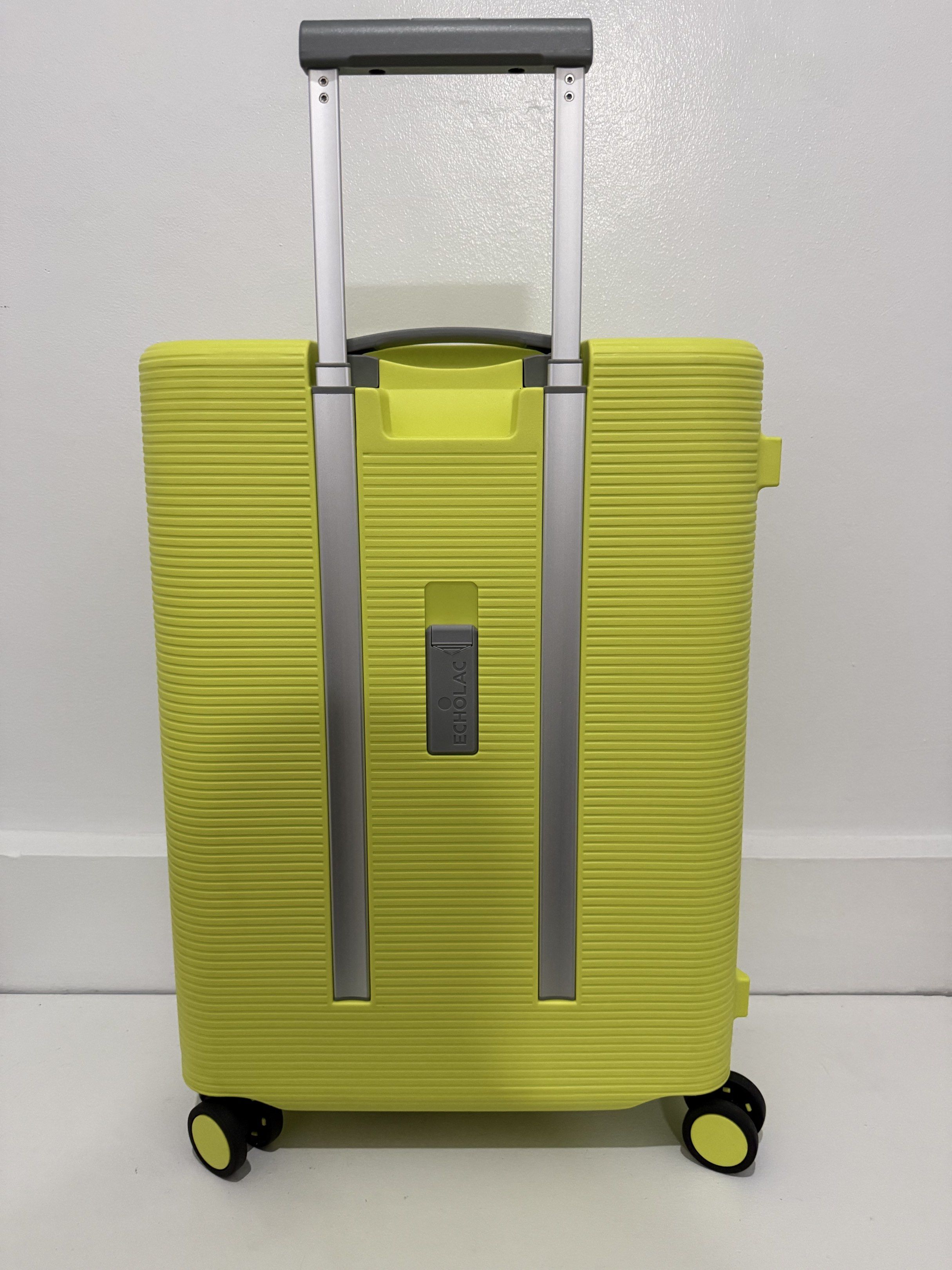 ECHOLAC Luggage - Citrus Yellow (Category: Luggage) located in Quezon City. Submitted by jaysonito00343 (Listing ID 1420677790, Image 3). Description: 28-inch Large: Dimensions: 53x29x76 cm Weight: 4.7 KG Key Features Material: Impact-resistant Lock: Vault 3-point locking system with TSA-approved lock. -Once lang nagamit, from SG to PH.