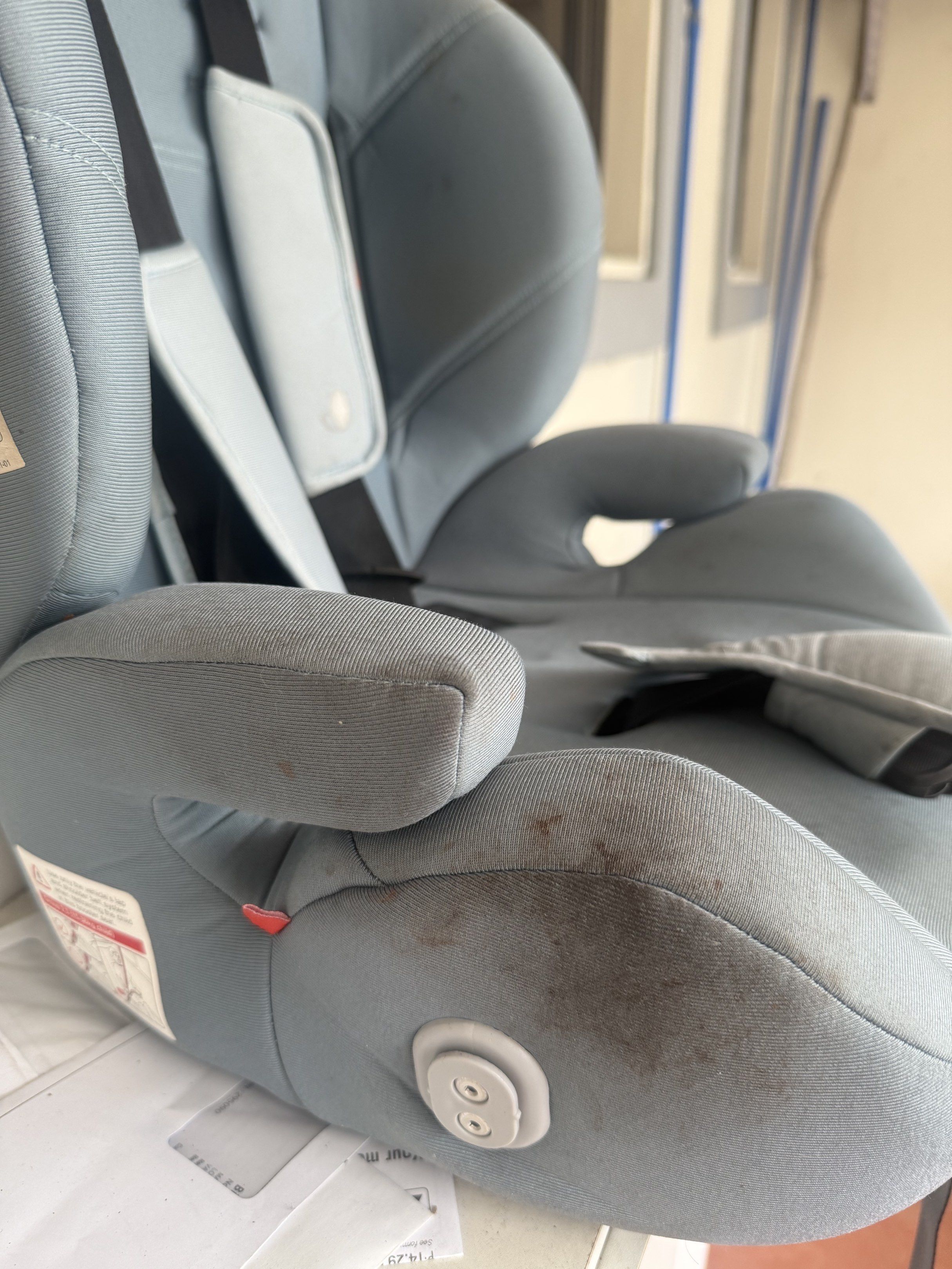 Evenflo Car Seat (Category: Car Seats) located in Manila. Submitted by ellematubis (Listing ID 1420606166, Image 3). Description: - Evenflo car seat - Adjustable headrest and harness - Gray fabric - Padded armrests and seat - Includes harness pads - Shows some stains and wear - Suitable for children within specified weight and height limits - This was used by my son until 7yo.