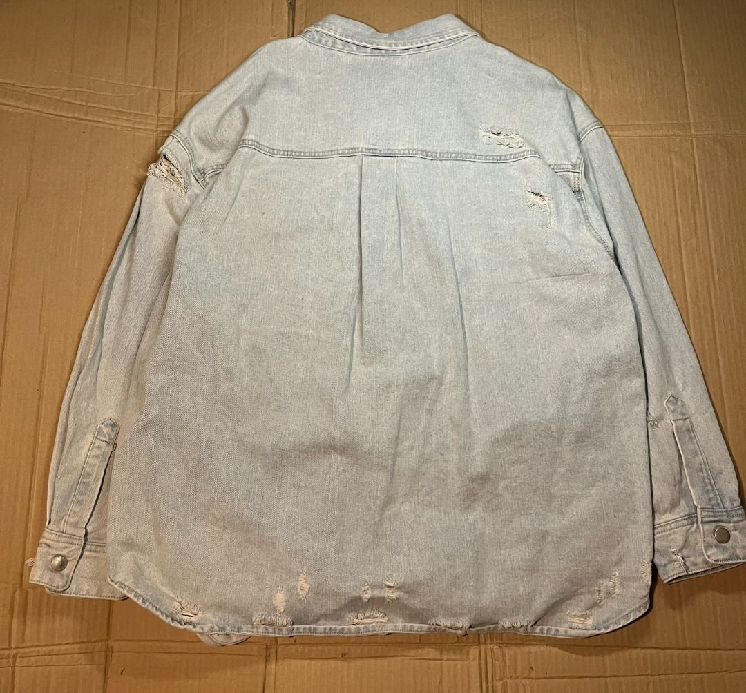 Fashion Nova Distressed Light Washed Denim Jacket (Category: Coats, Jackets and Outerwear) located in Batangas. Submitted by ukayro (Listing ID 1420705146, Image 3). Description: Fashion Nova Distressed Light Washed Denim Jacket 26 W 30 L Off/legit No issue.