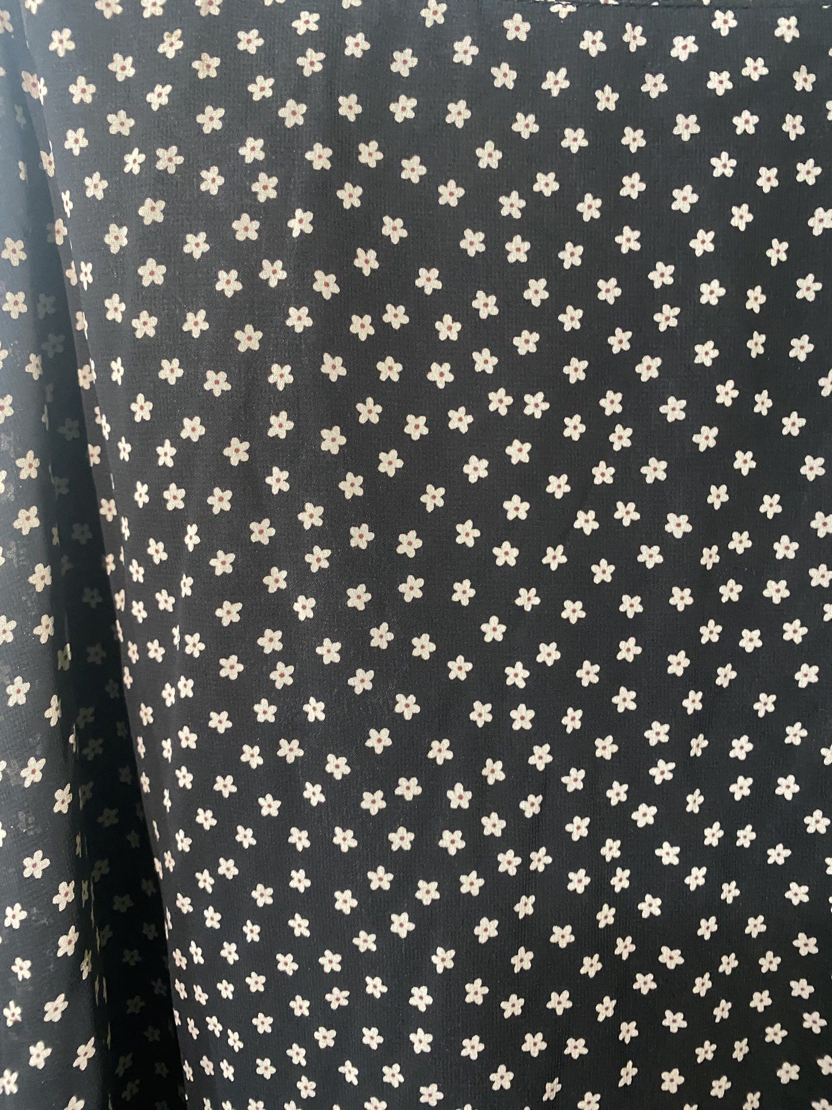 Floral Print Maxi Skirt (Category: Skirts) located in Manila. Submitted by orcharchives (Listing ID 1420660048, Image 2). Description: ❤️PLEASE READ Loc: Meycauayan, Bulacan For sure buyer: 1. Please only Make an offer if sure kukunin 2. Send your details for confirmation 3. Payment first gcash only - Black floral print maxi skirt - Flowing silhouette - Lightweight fabric - perfect for summer - Versatile for casual or dressy looks - size xs waist