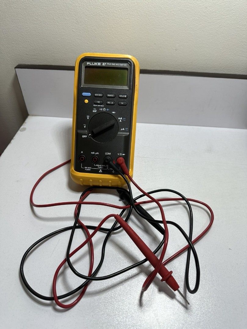 FLUKE 87 TRUE RMS MULTIMETER (Category: Everything Else Others) located in Pasig City. Submitted by 3rv_listings (Listing ID 1420672758, Image 2). Description: FLUKE 87 TRUE RMS MULTIMETER ORIGINAL MADE IN USA WITH CASING NO ISSUE.
