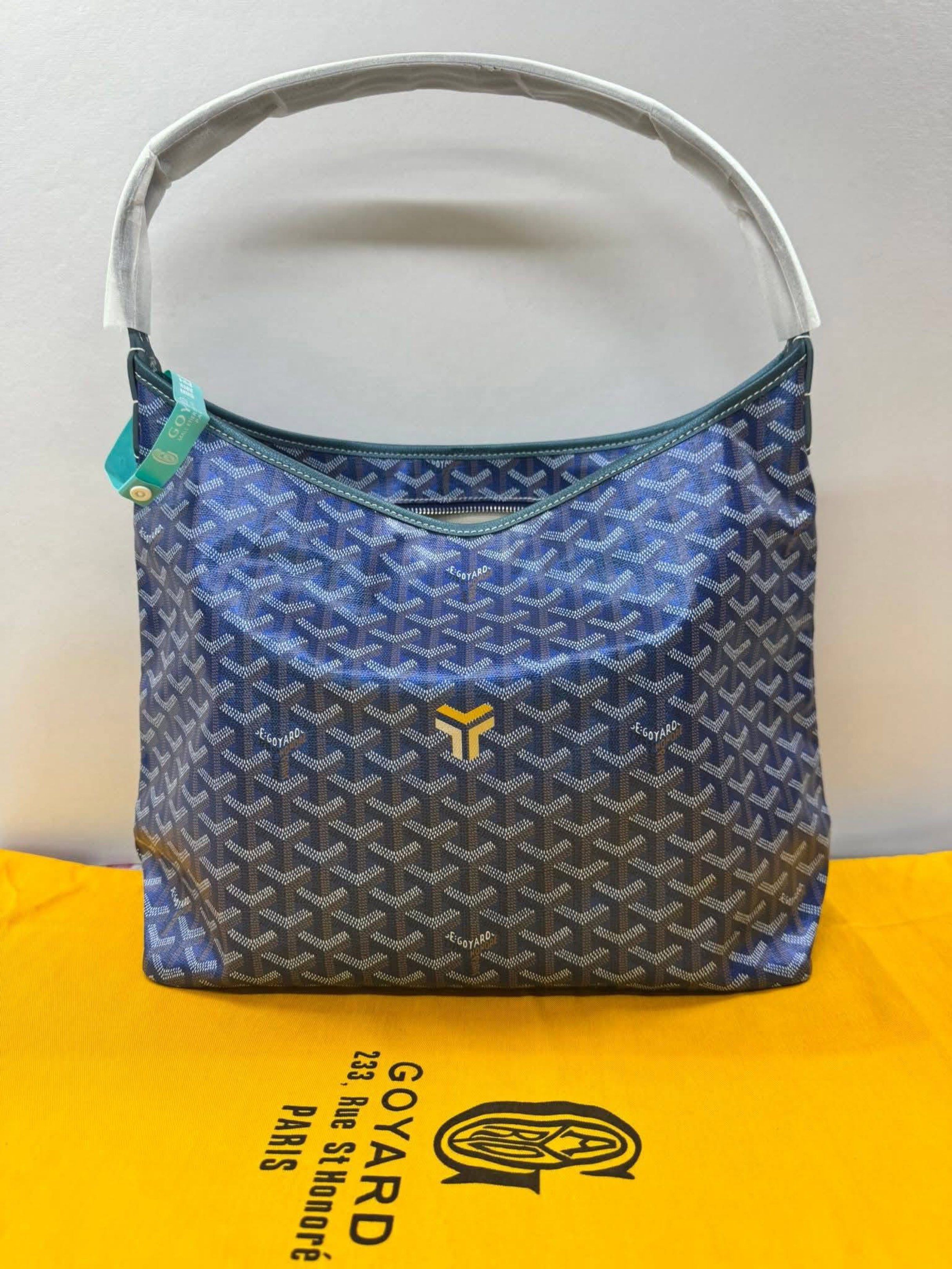 🇯🇵Goyard hobo metallic (Category: Luxury Bags & Wallets) located in Manila. Submitted by trendyfindscitrine (Listing ID 1420567039, Image 1). Description: -Japan sourced - Color: Blue - Signature Goyardine canvas - Leather trim .