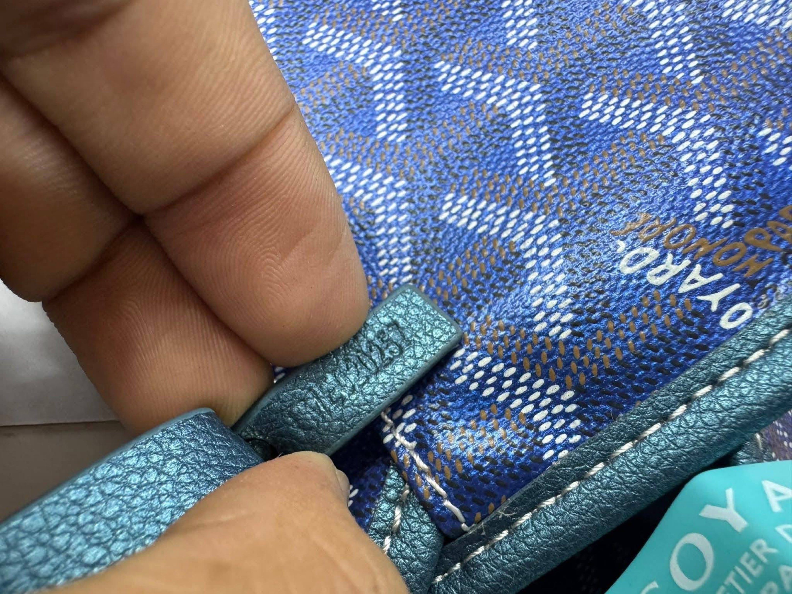 🇯🇵Goyard hobo metallic (Category: Luxury Bags & Wallets) located in Manila. Submitted by trendyfindscitrine (Listing ID 1420567039, Image 3). Description: -Japan sourced - Color: Blue - Signature Goyardine canvas - Leather trim .